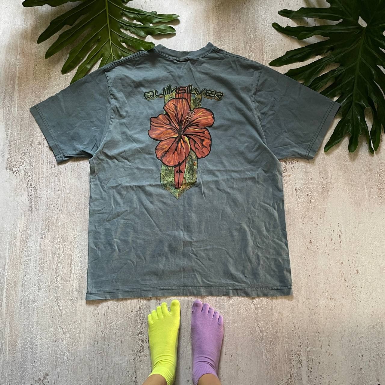 VINTAGE Y2K QUIKSILVER AMAZING FLOWER RARE T SHIRT