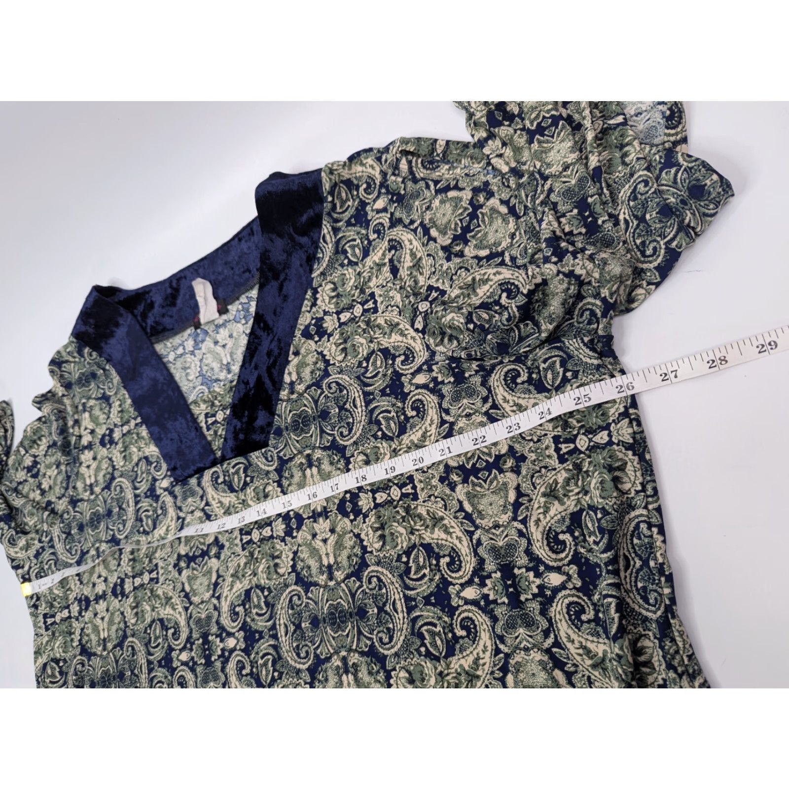 Velvet Cocomo Paisley V-Neck Jersey Velvet Top 3X Size 3/4 Sleeve Cold Shoulder Ladies Blouse Size XXL / US 16-18 / IT 52-54 - 7 Thumbnail