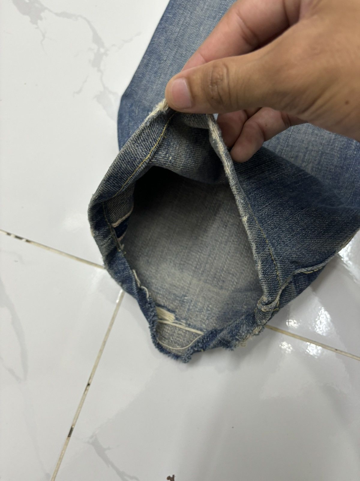 Levi's VINTAGE LEVIS 501 BIG E SELVEDGE REDLINE DISTRESSED DENIM Size US 29 - 15 Thumbnail