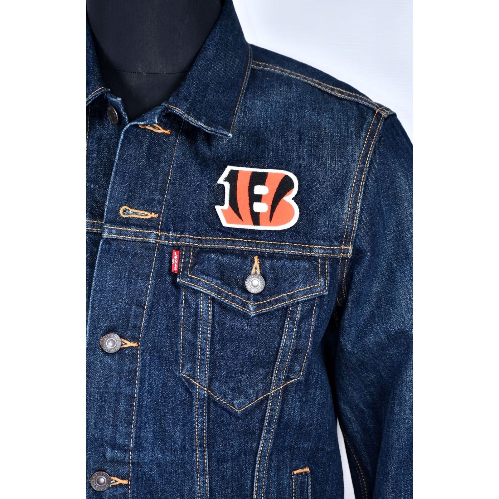 Levi's LEVI'S NFL Cincinnati Bengals Denim Trucker Jacket Mens M Shirt Jacket Size US M / EU 48-50 / 2 - 3 Thumbnail