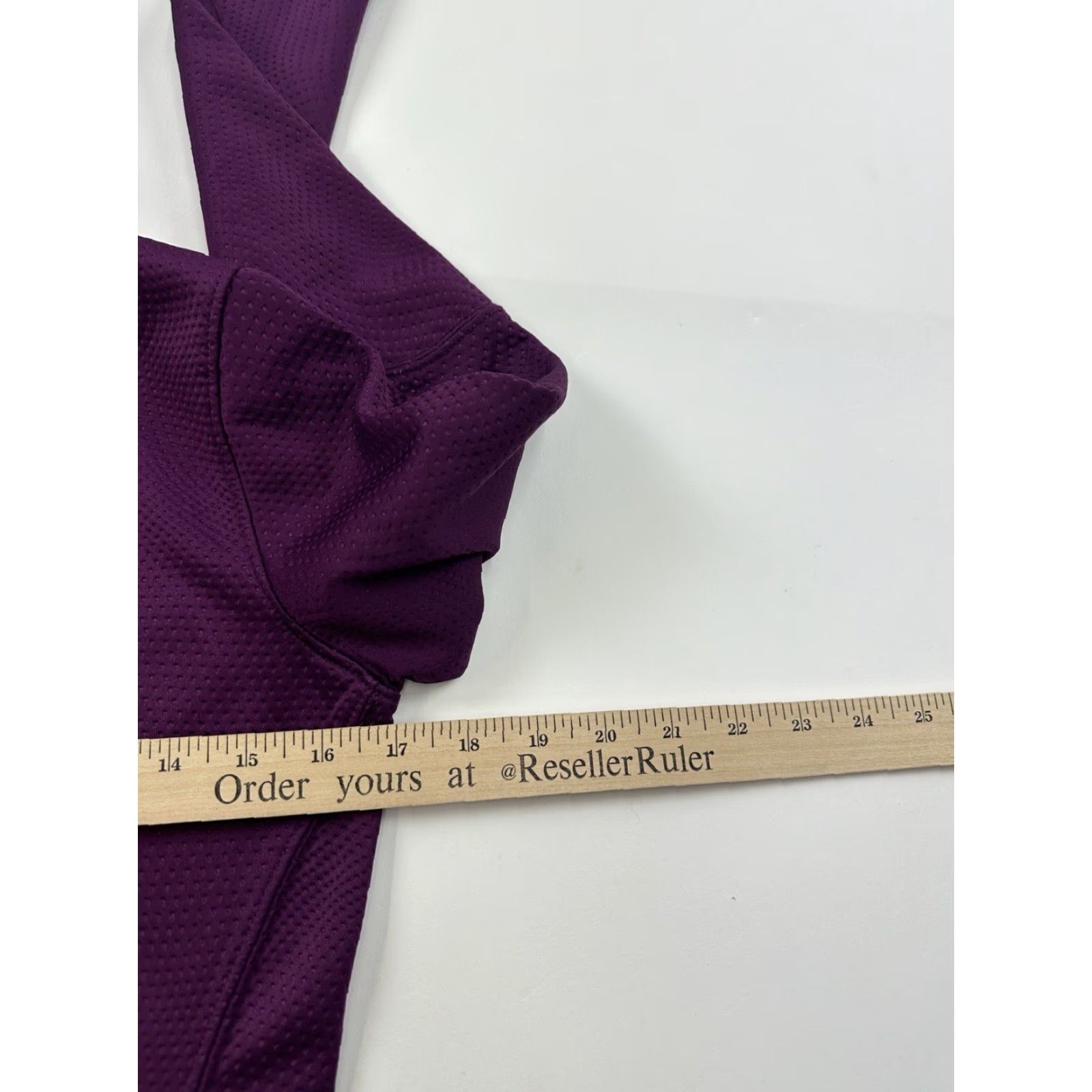 Vintage VINTAGE is not applicable here. Sugoi Jacket Womens XS Purple Fleece Lined Full Zip Hooded Cycling Thumb Holes Size M / US 6-8 / IT 42-44 - 6 Thumbnail