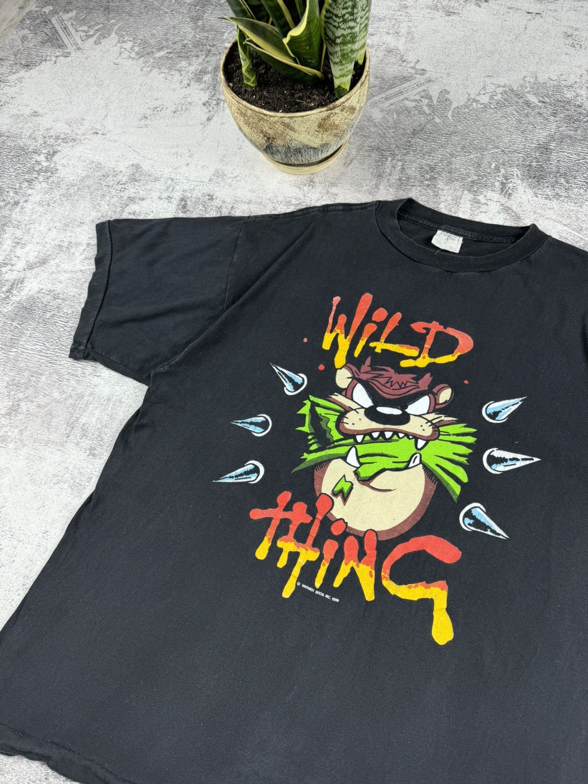 Warner Bros 90S Looney Tunes Warner Bros 1989 Wild Thing Cartoon T Shirt Size US XL / EU 56 / 4 - 4 Thumbnail