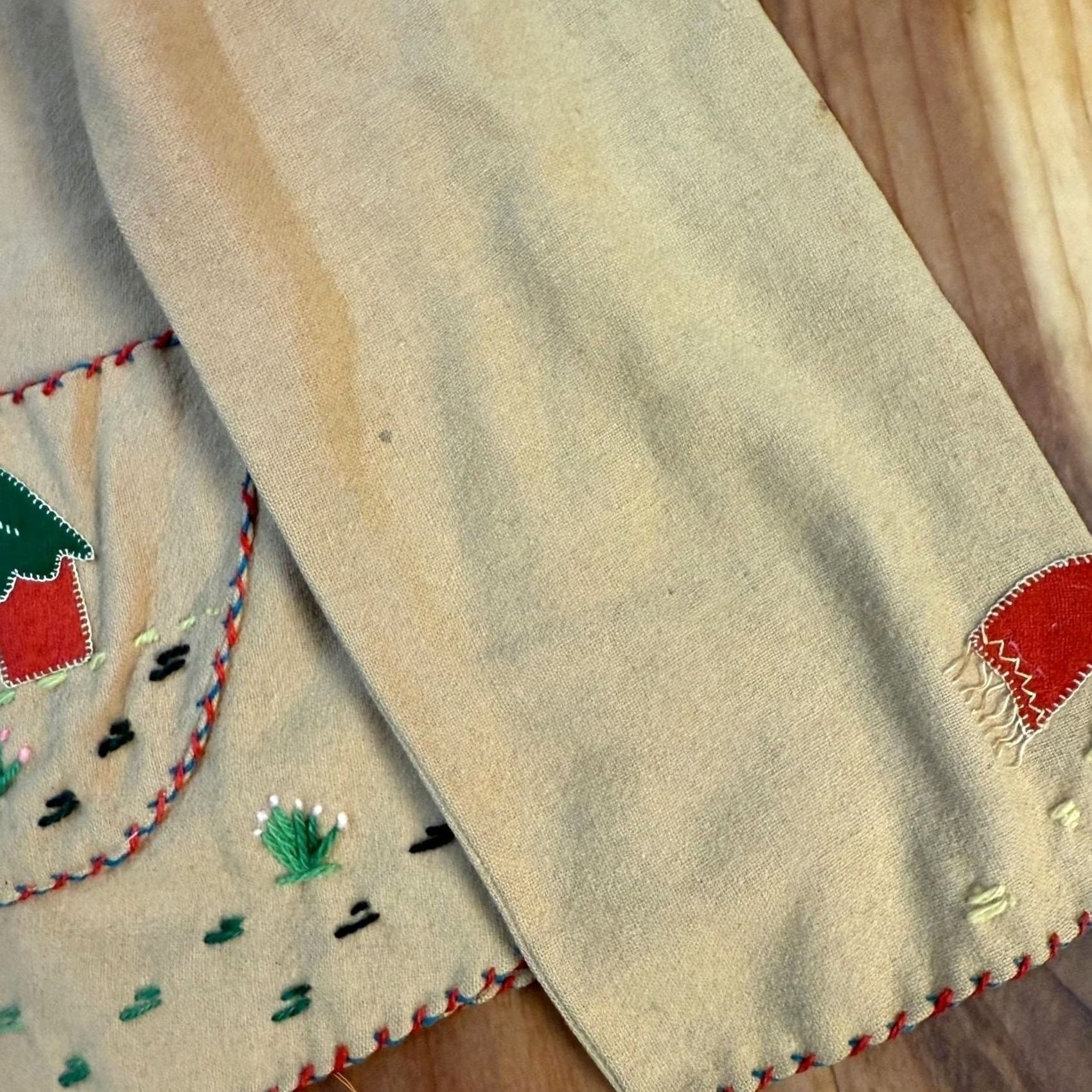 Vintage VINTAGE Guillermo Guevara Wool Embroidered Jacket Mexican Tourist Beige S Size S / US 4 / IT 40 - 6 Thumbnail