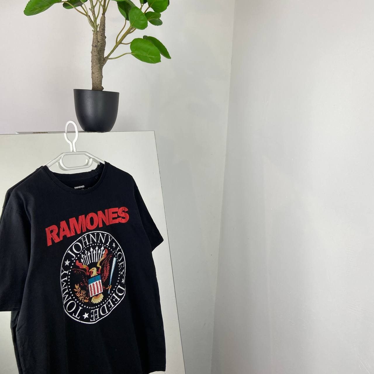 Band Tees Ramones Vintage Y2K Rock Band T-Shirt Size US L / EU 52-54 / 3 - 1 Thumbnail
