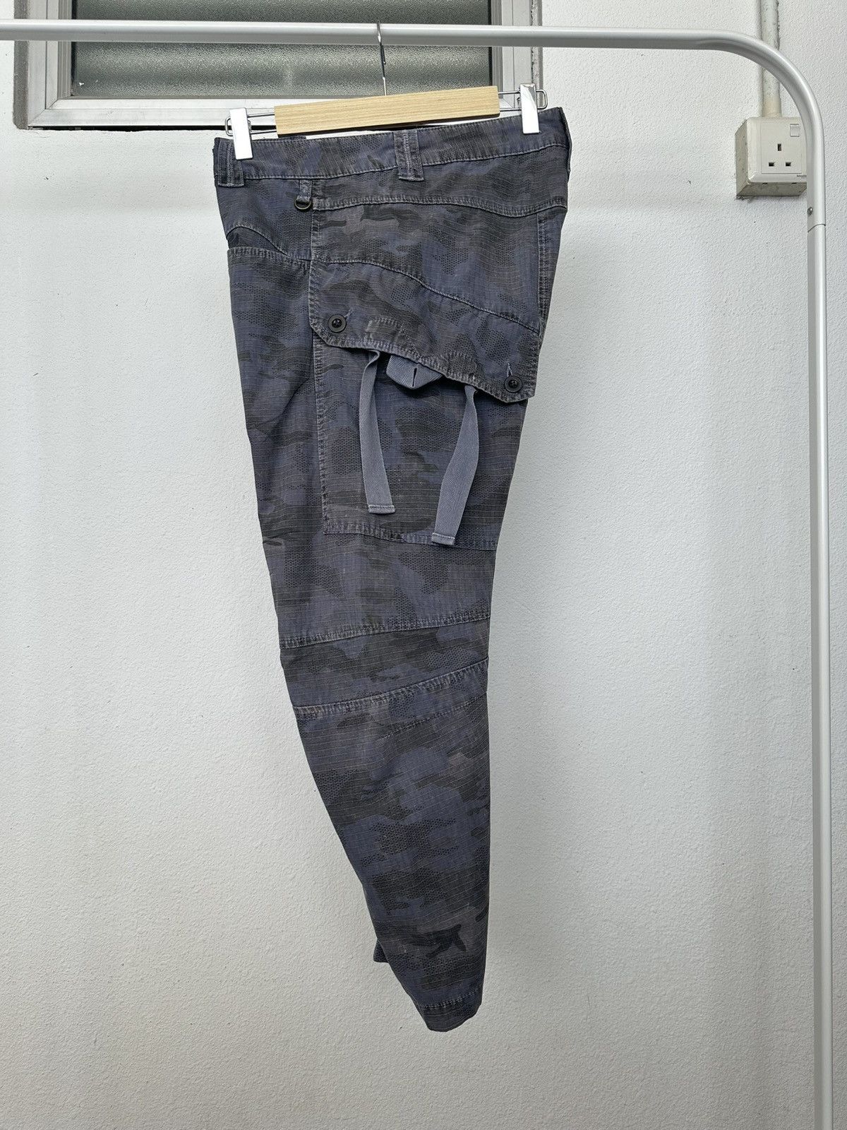 Marithe + Francois Girbaud 2000s MFG camo cargo hybrid quarter pants Size US 33 - 12 Thumbnail
