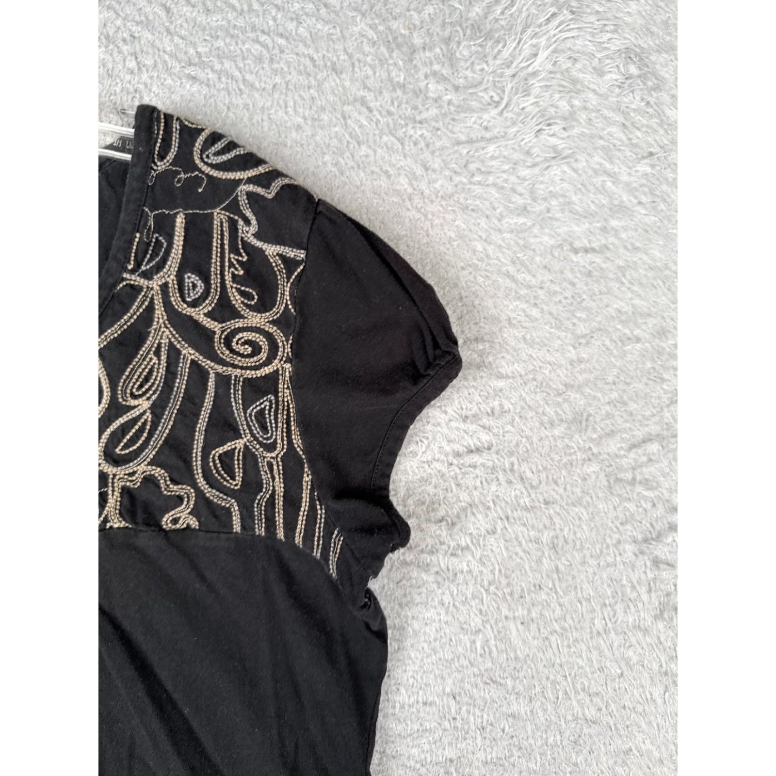 The North Face The North Face Shirt Women L Black Embroidered Crew Neck 100% Cotton Womens Size L / US 10 / IT 46 - 2 Thumbnail