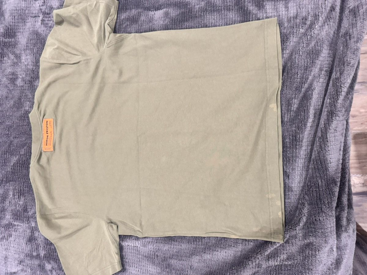 Heron Preston HERON PRESTON HPNY EMB TEE IN OLIVE Size US S / EU 44-46 / 1 - 12 Thumbnail