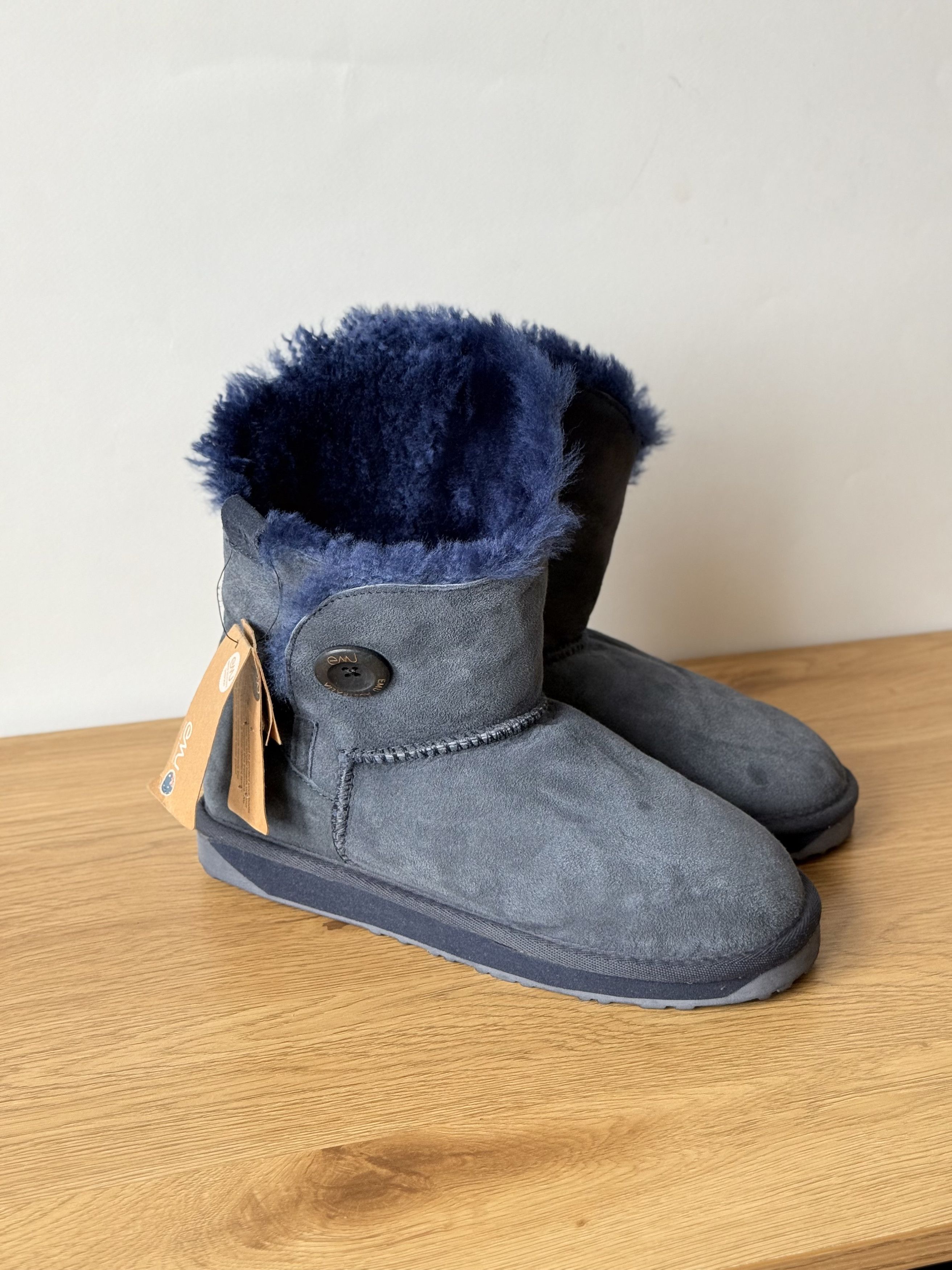 Ugg EMU Australia Real Fur Sheepskin Winter Boots (39) Size US 9 / IT 39 - 2 Thumbnail