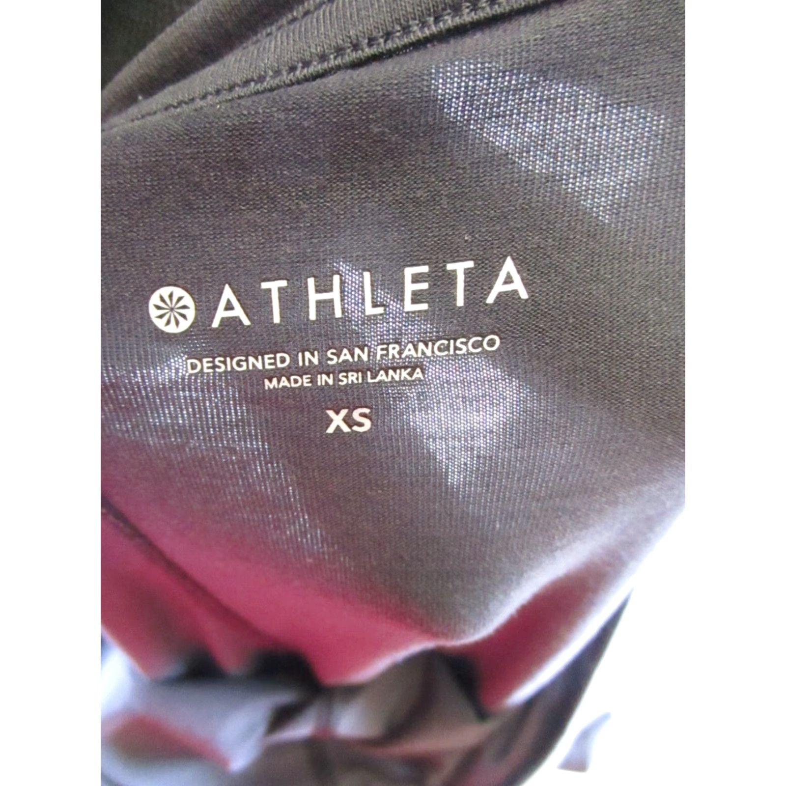 Athleta Athleta Shirt Womens XS Gray Pullover Activewear Breathable Lightweight Arm: Long Sleeve Round Neck Athletic Fit Gym & Training Womens XS Gray Size XS / US 0-2 / IT 36-38 - 3 Thumbnail