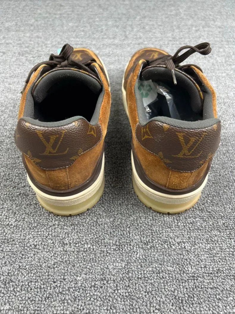 Louis Vuitton Louis Vuitton Monogram Trainer Sneakers. Size US 7.5 / EU 40-41 - 4 Thumbnail
