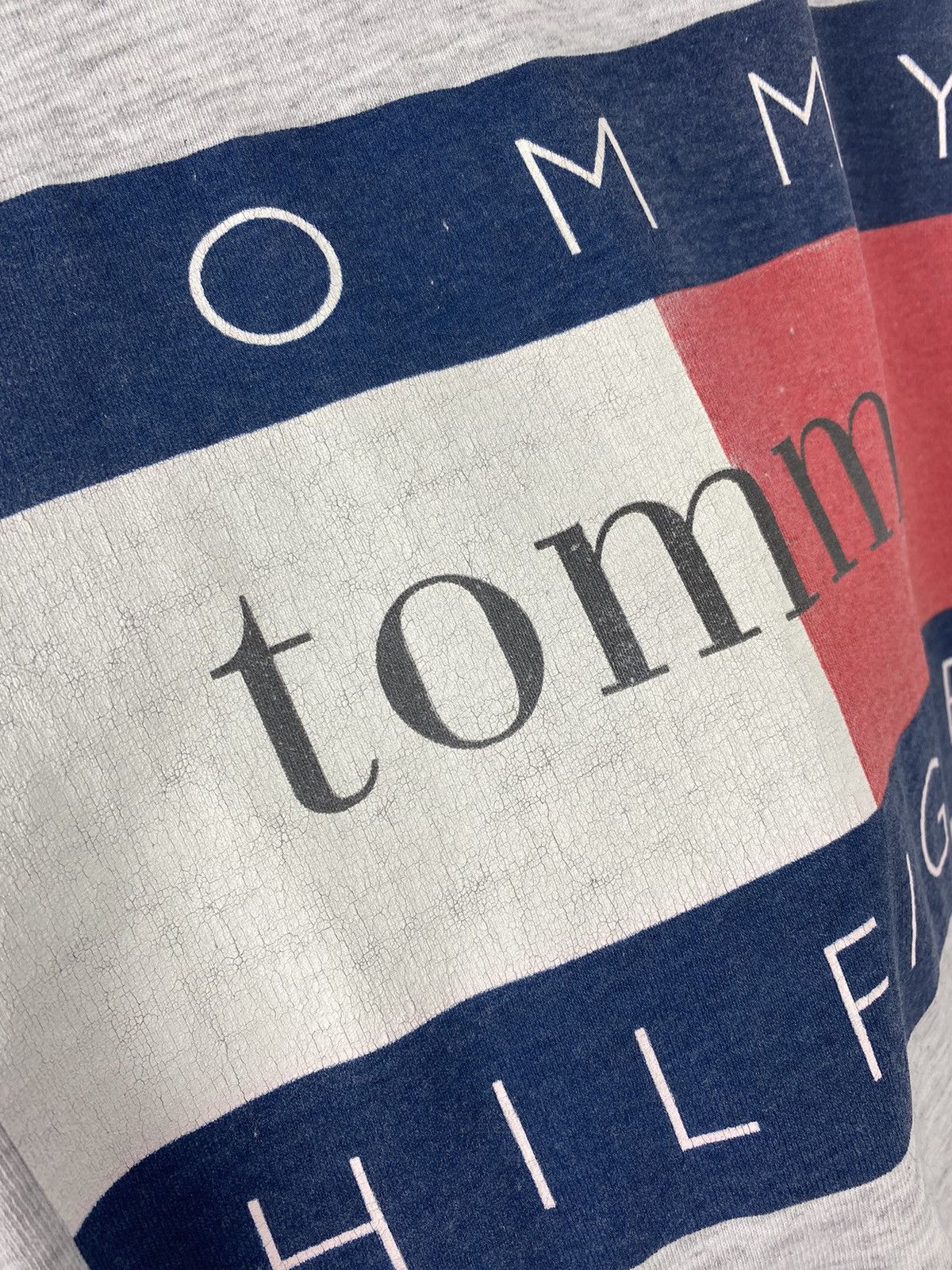 Tommy Hilfiger Vintage 90s Tommy Hilfiger USA Flag Logo T Shirt Lacoste Size US XL / EU 56 / 4 - 3 Thumbnail