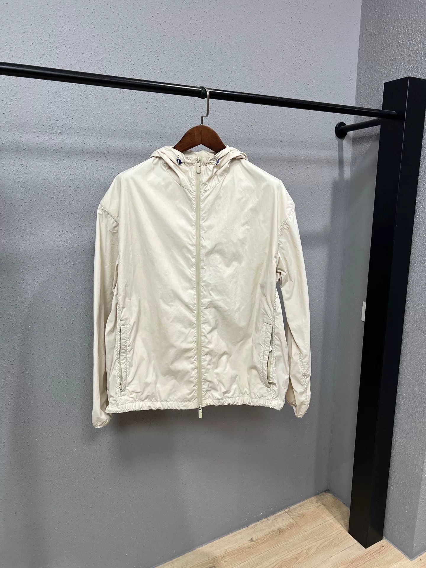 Burberry Burberry Beige Windbreaker Size US M / EU 48-50 / 2 - 1 Thumbnail