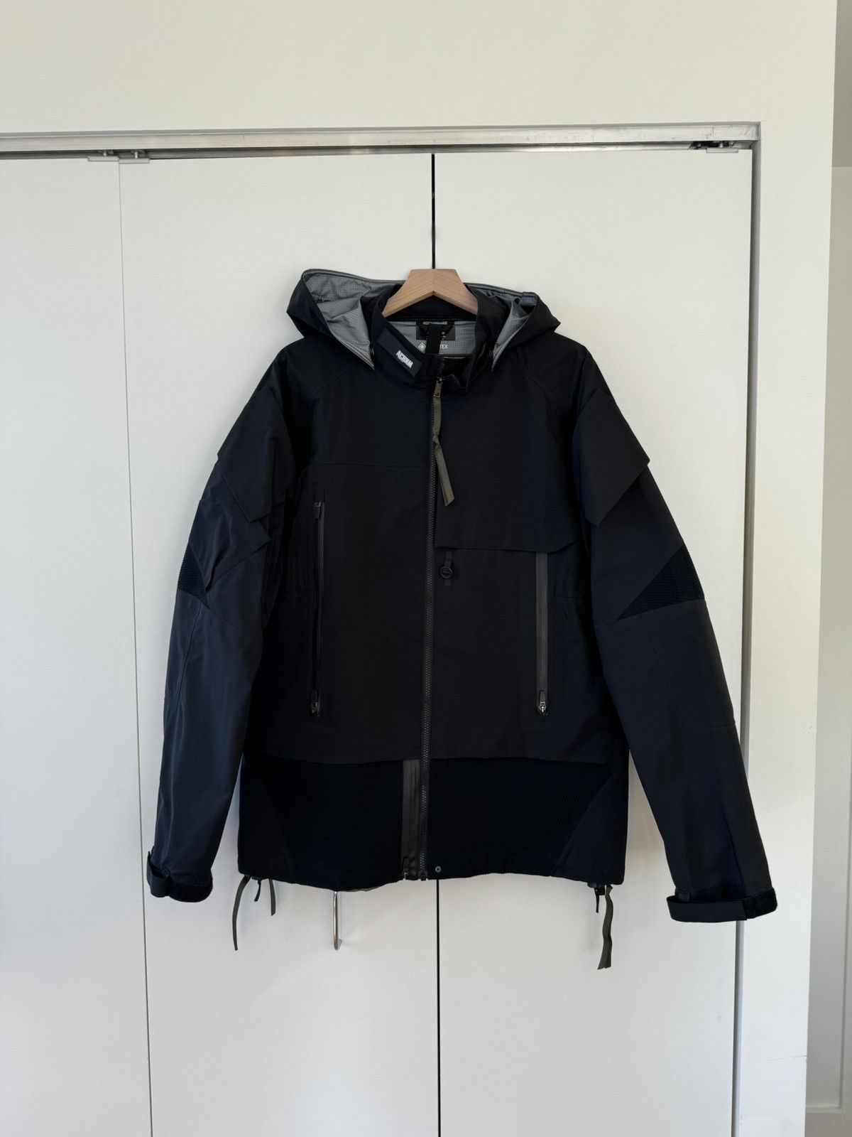 image of Acronym J16-Gt Fw21 XL in Black, Men's