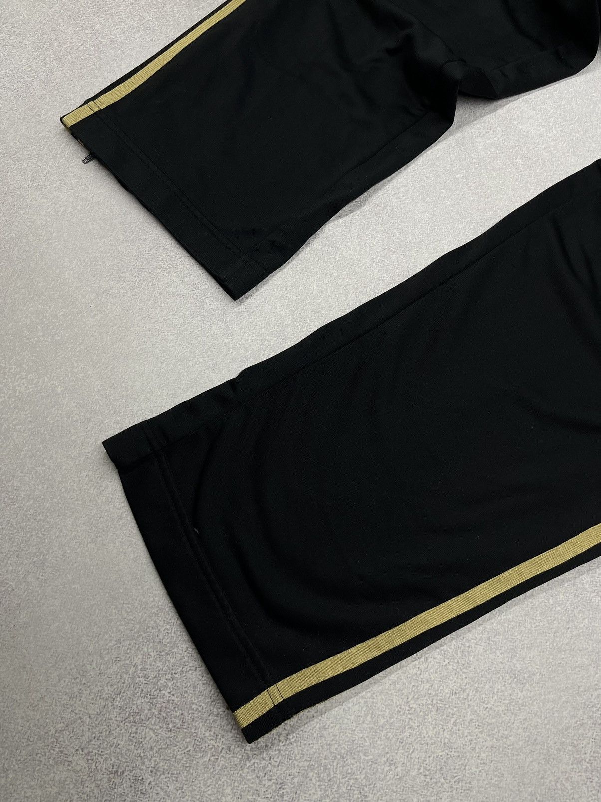 Adidas Vintage Adidas Sweatpants Black Three Striped Hip Hop Break Size US 34 / EU 50 - 8 Thumbnail