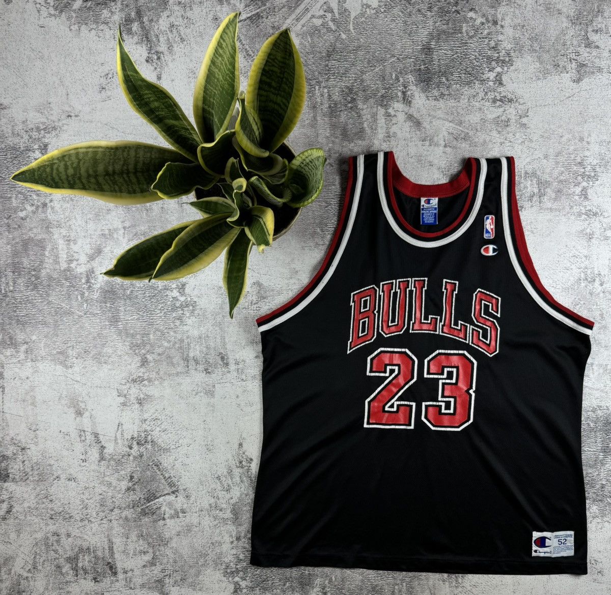 Champion Michael Jordan #23 Chicago Bulls Vintage 90s Champion Black NBA Jersey Size 52 Size US L / EU 52-54 / 3 - 2 Thumbnail