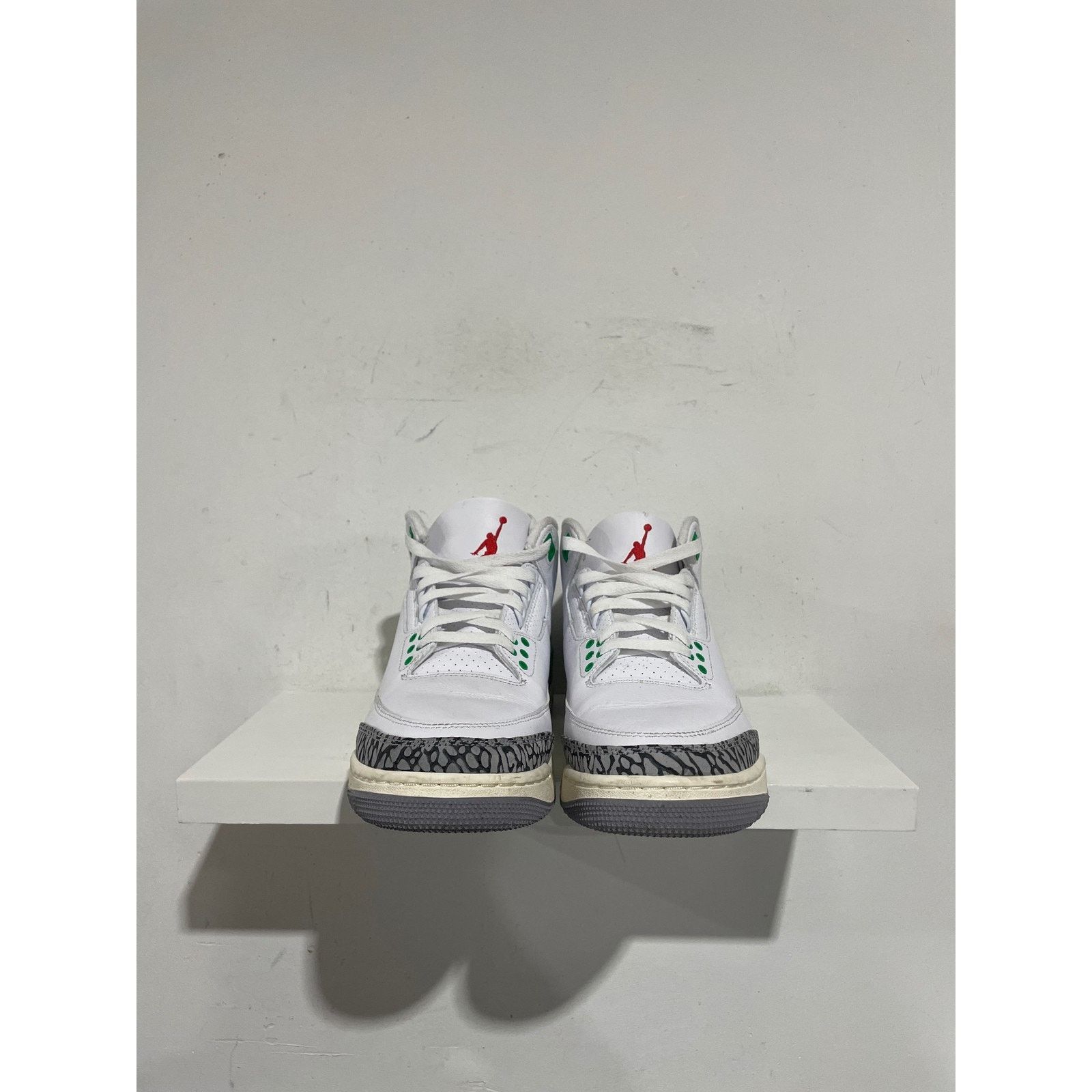 Nike JORDAN 3 RETRO LUCKY GREEN SIZE 8.5M (10W) PREOWNED Size US 8.5 / EU 41-42 - 3 Thumbnail