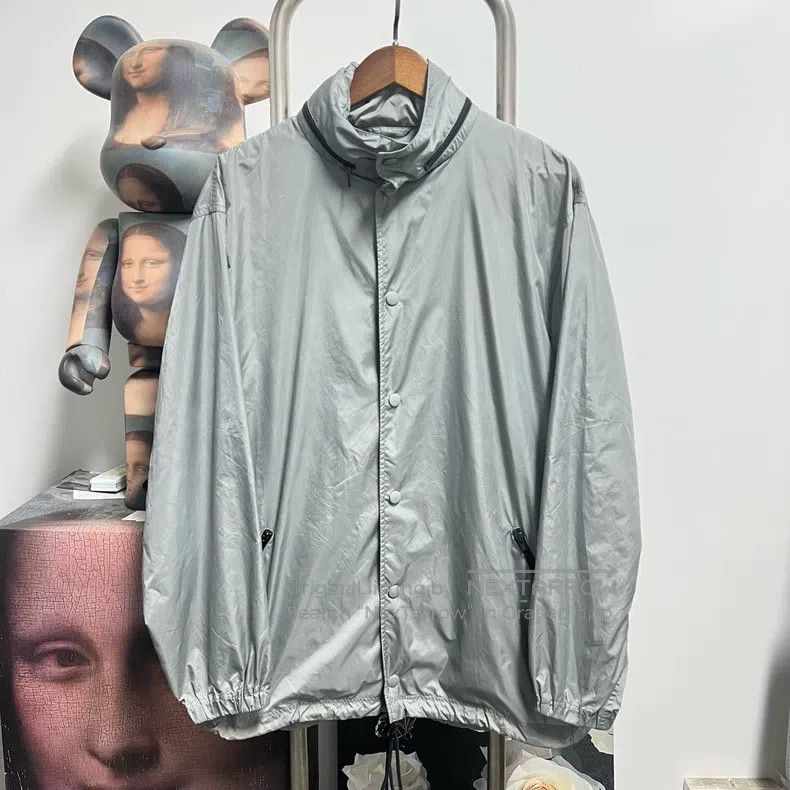 Balenciaga Balenciaga Back Logo Windbreaker Size XXS / US 00 / IT 34 - 1 Thumbnail