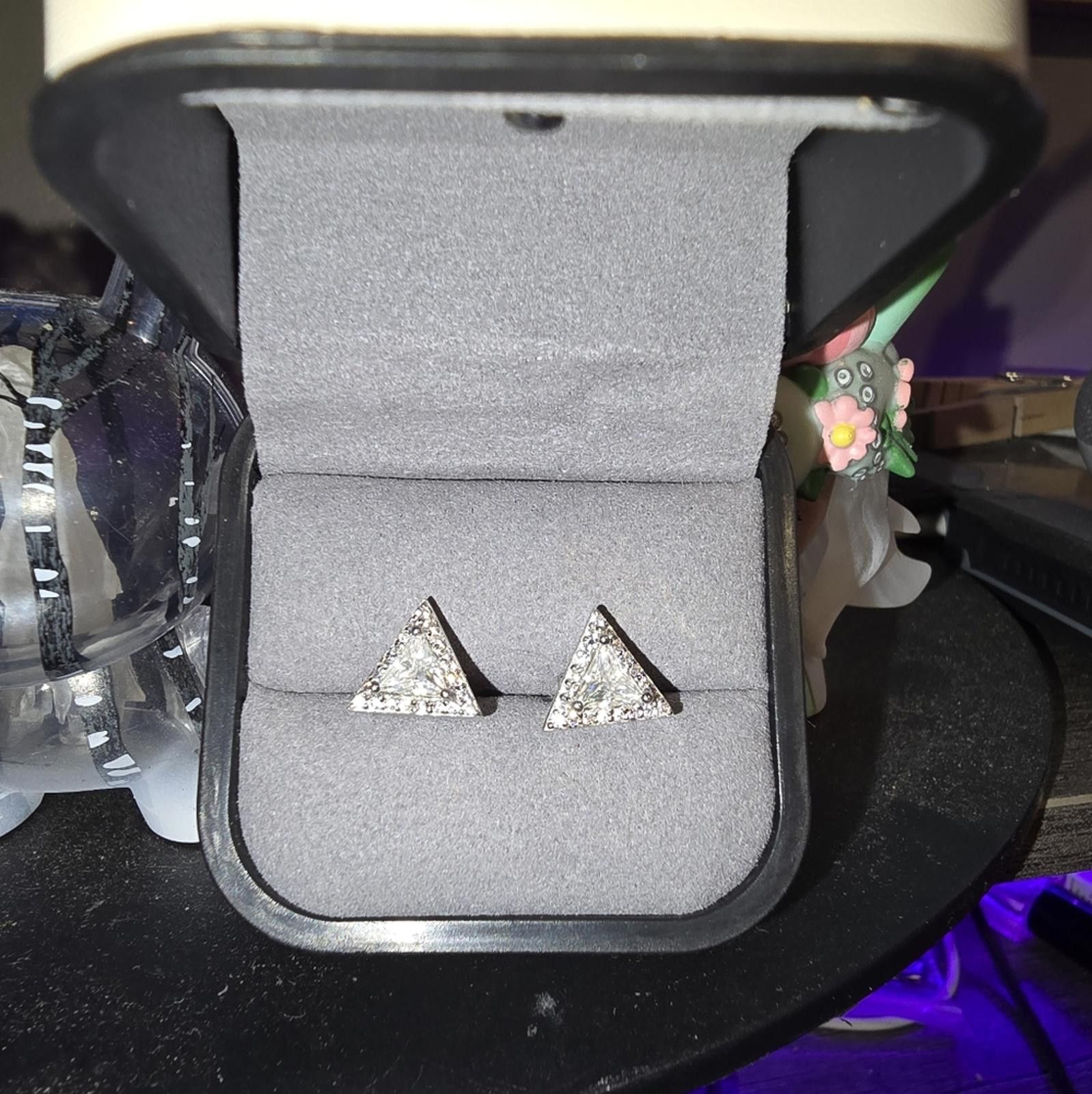 Designer Moissanite Diamond Stud Earrings. D VVS1. Genuine Moissanite Size ONE SIZE - 4 Thumbnail