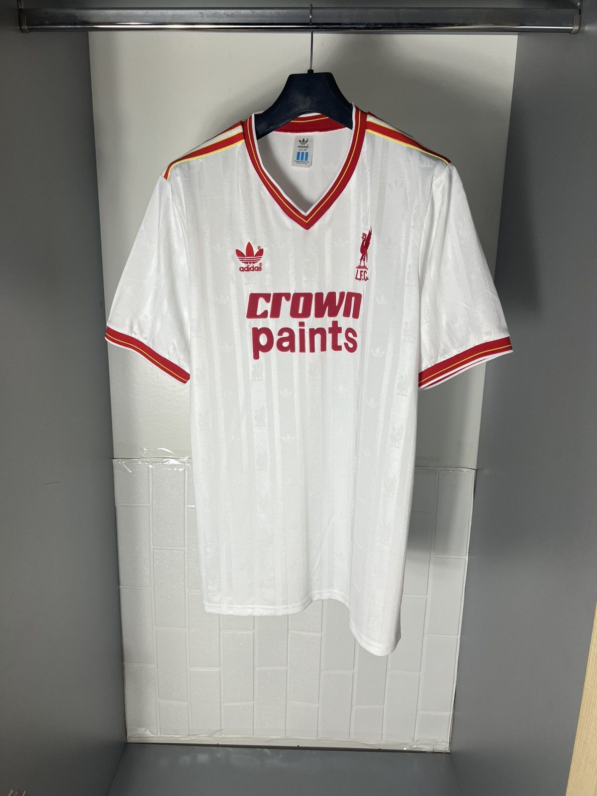 Vintage VERY RARE ADIDAS FC LIVERPOOL ENGLAND SOCCER JERSEY RETRO Size US M / EU 48-50 / 2 - 1 Thumbnail