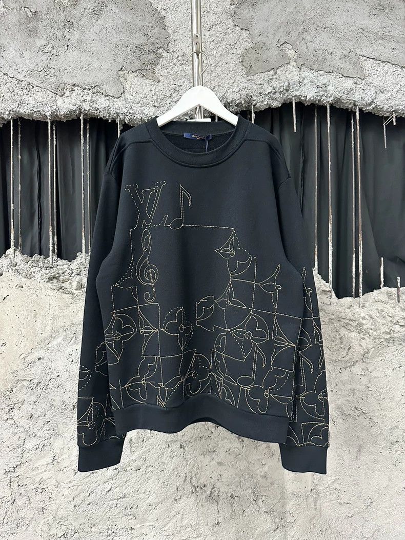 Louis Vuitton Louis Vuitton Embroidered logo sweatshirt Size US L / EU 52-54 / 3 - 1 Thumbnail