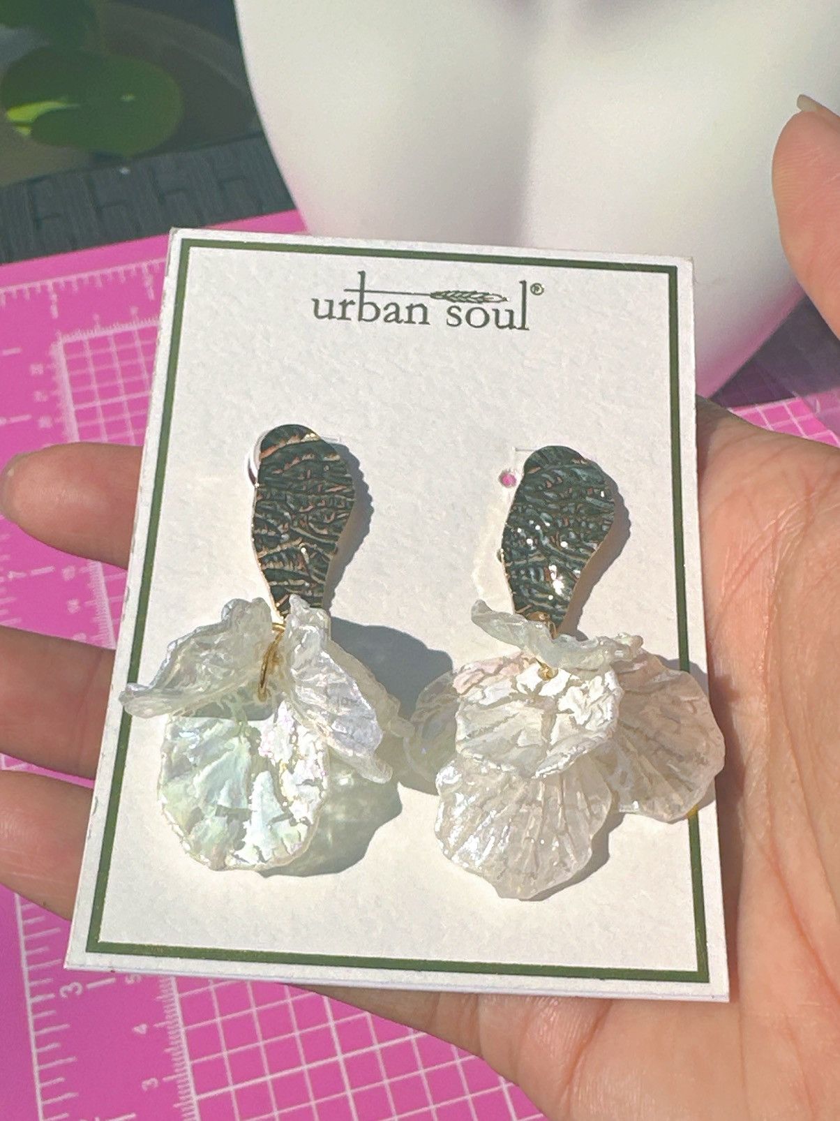 Designer Urban Soul snow sea shell flower drop earrings gold tone Size ONE SIZE - 5 Thumbnail