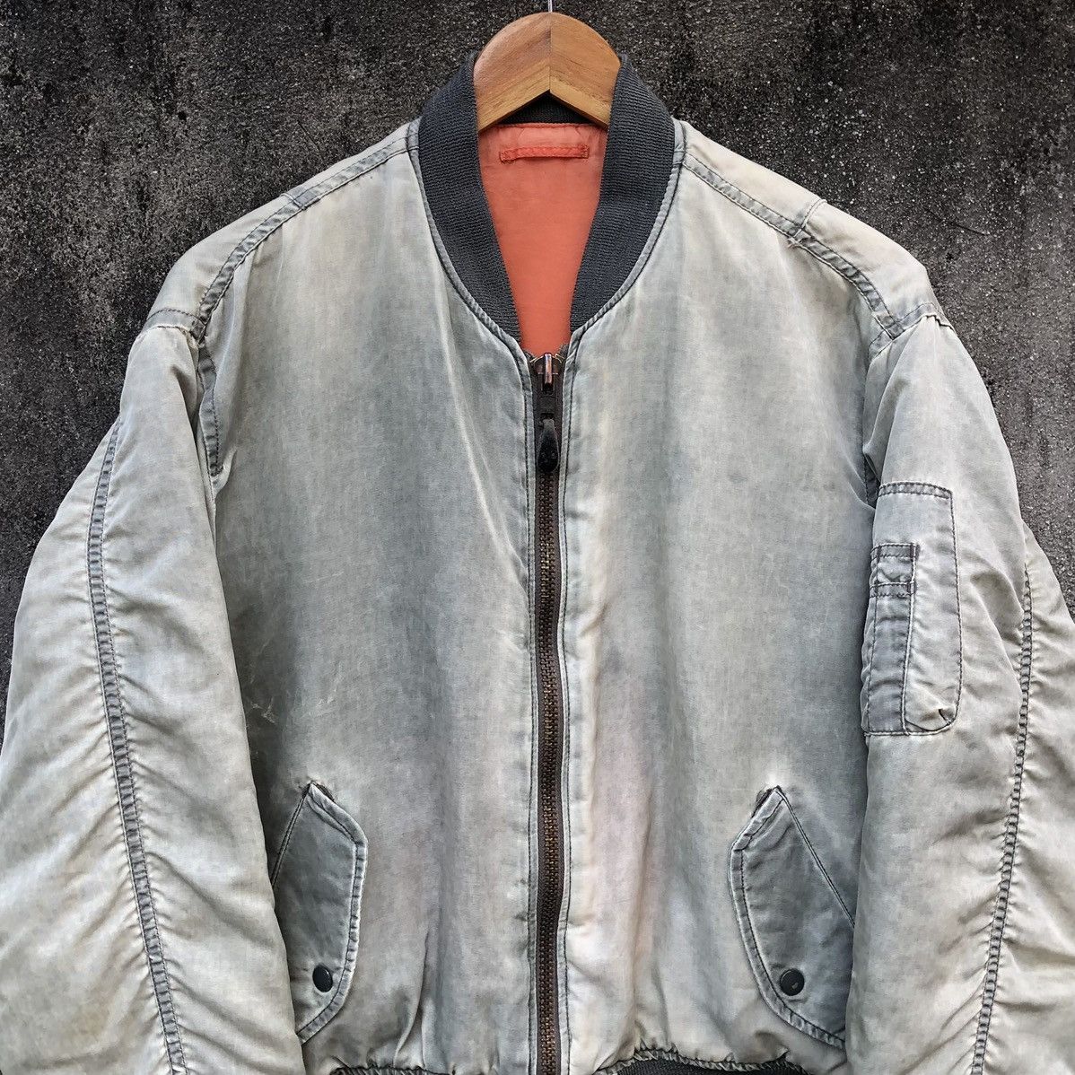 Vintage Vintage Sun Faded Ma-1 Bomber Jacket by Unique Size US L / EU 52-54 / 3 - 2 Thumbnail
