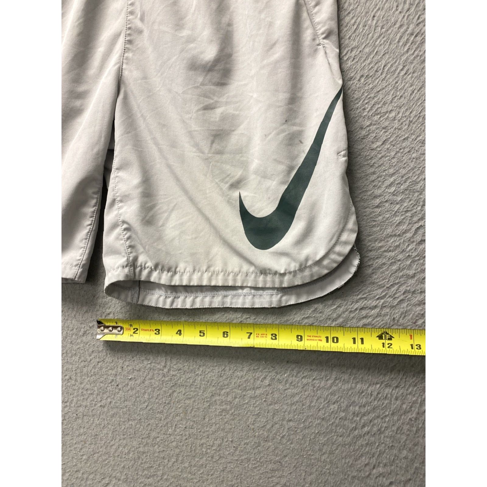 Nike VINTAGE Nike Men’s Athletic Shorts Workout Running Gray Size M Drawstring Size US 31 - 7 Thumbnail