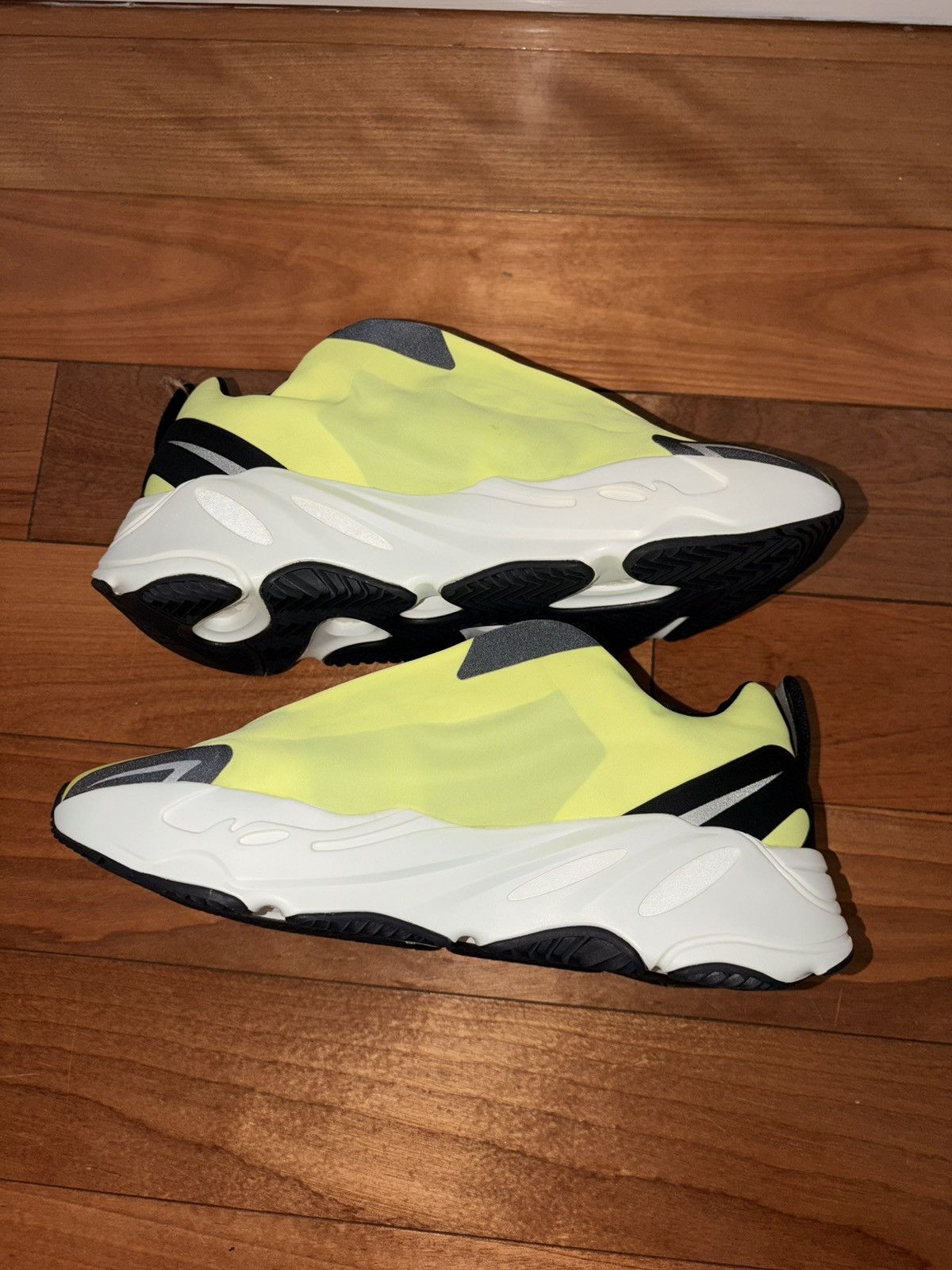 Yeezy Yeezy 700 MNVN Laceless Size US 8.5 / EU 41-42 - 2 Thumbnail