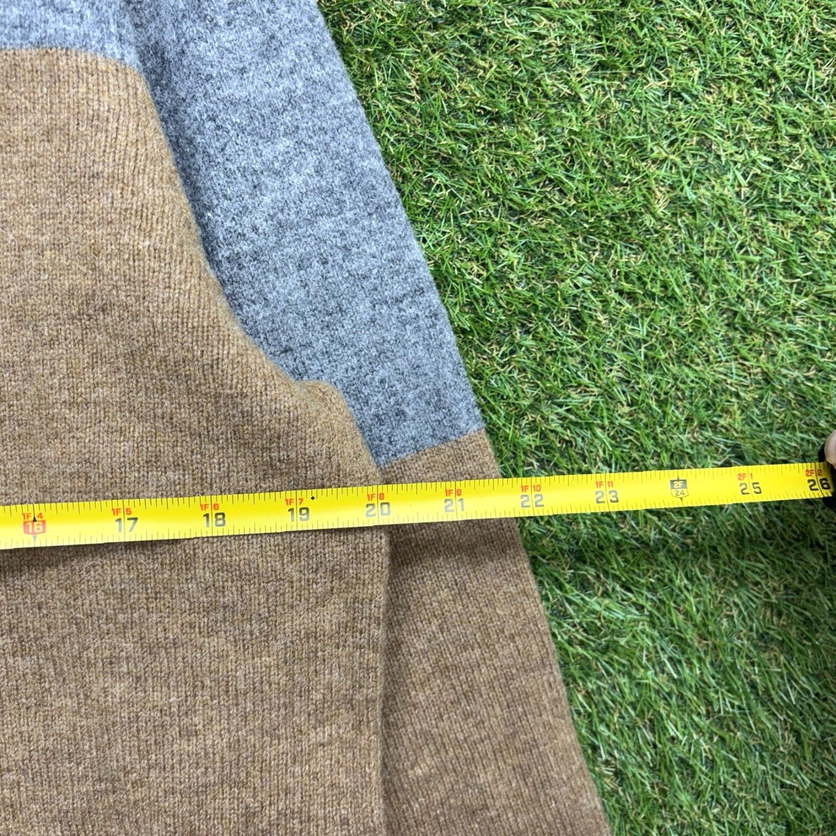 J.Crew J.CREW Wool Lambswool Sweater Mens Large Crew Neck Long Sleeve Pullover Beige 100% Knit Knitwear Preppy Fall Winter Spring Summer All Seasons Mens Size US L / EU 52-54 / 3 - 7 Thumbnail