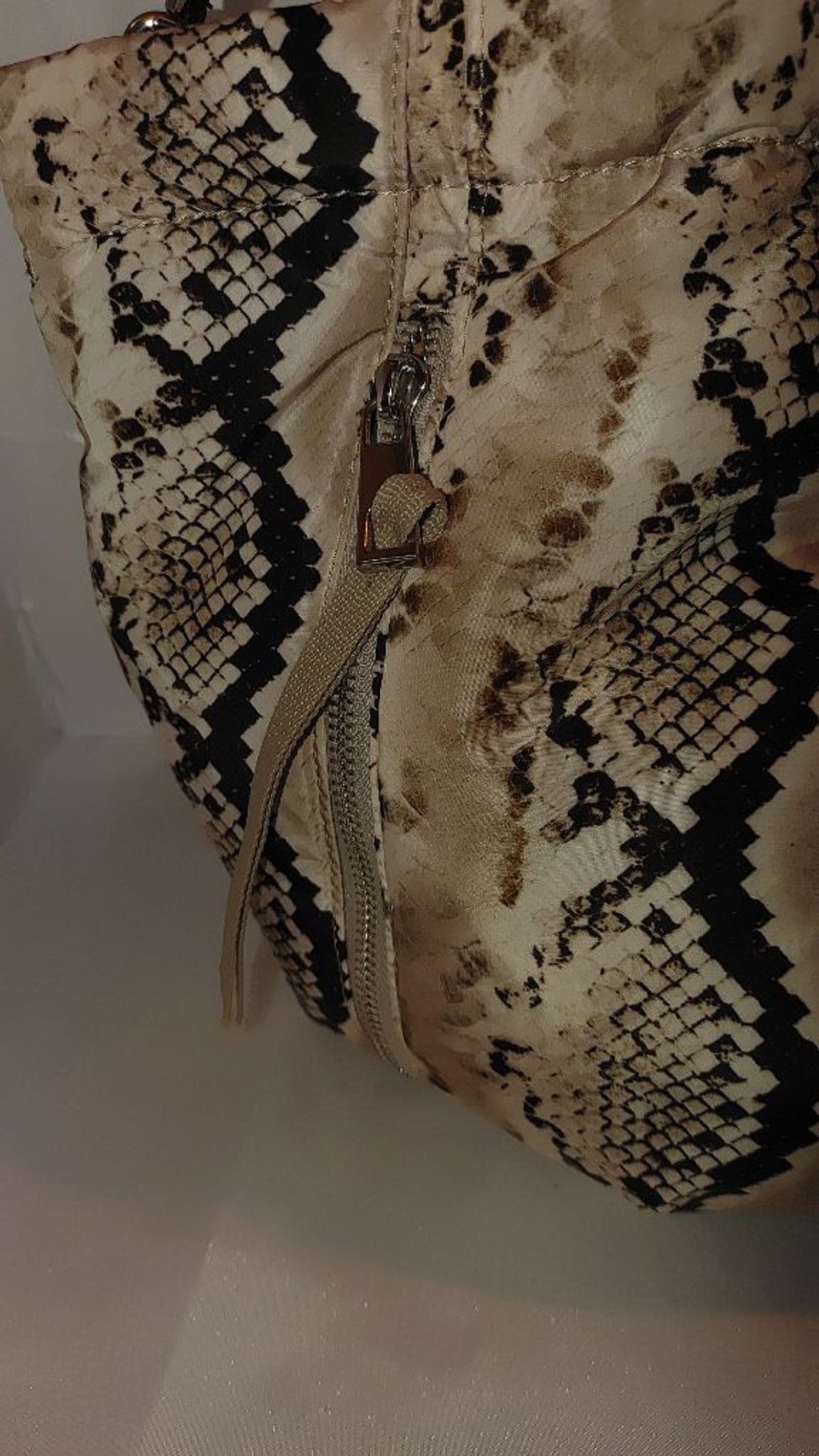 Vince Camuto Vince Camuto Harlo Nylon Tote Size ONE SIZE - 7 Thumbnail