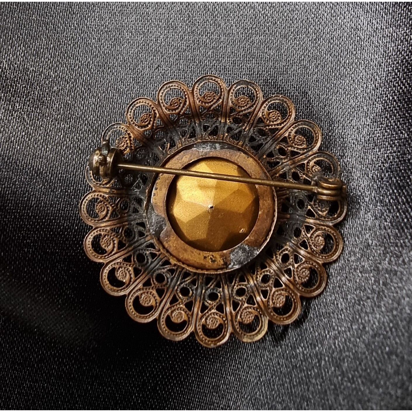 Vintage Vintage Brass Filigree Brooch With Large Amber Rhinestone Size ONE SIZE - 5 Thumbnail