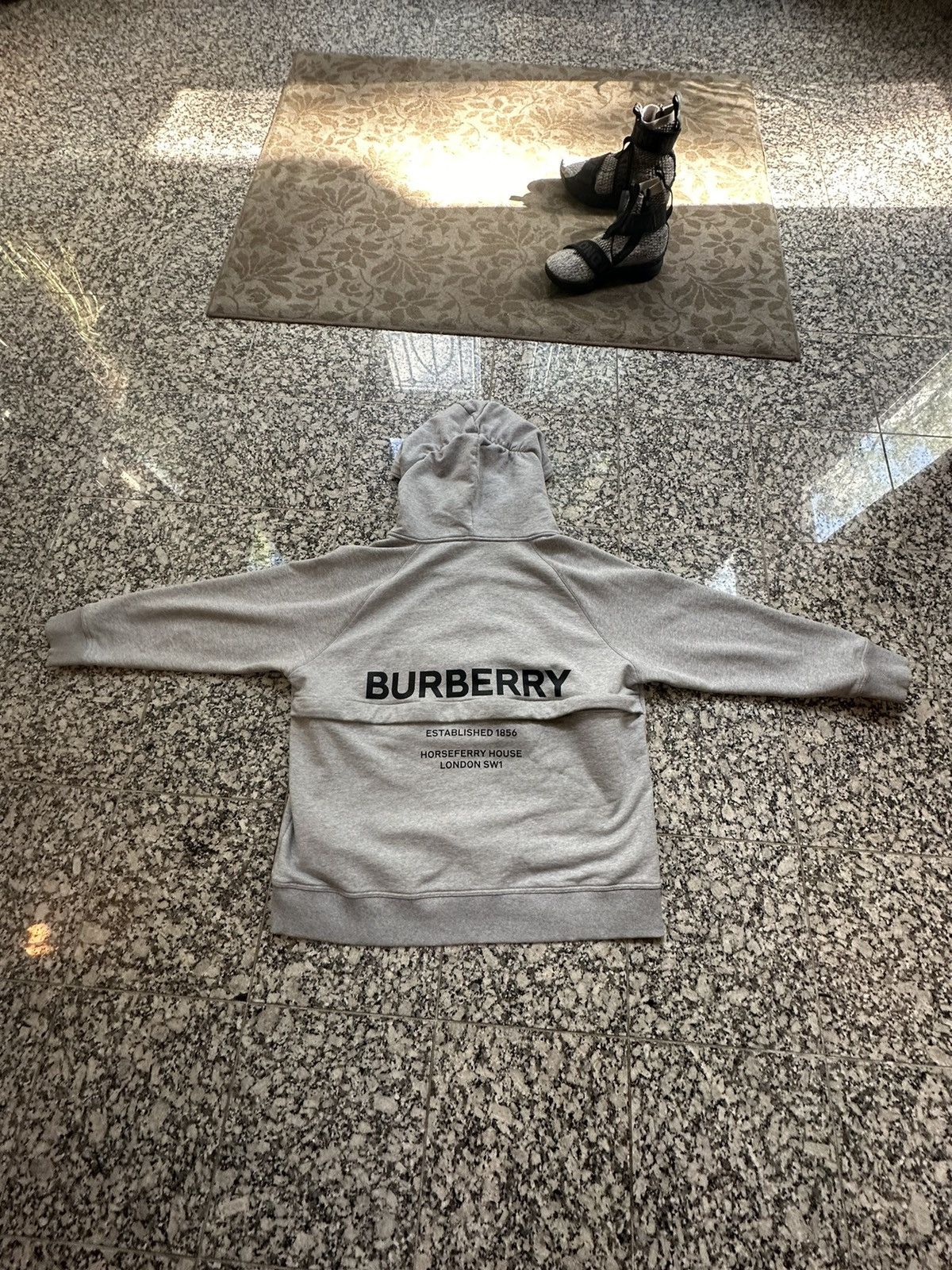 Burberry Burberry archford pale grey oversized hoodie XXXL Size US XXL / EU 58 / 5 - 4 Thumbnail