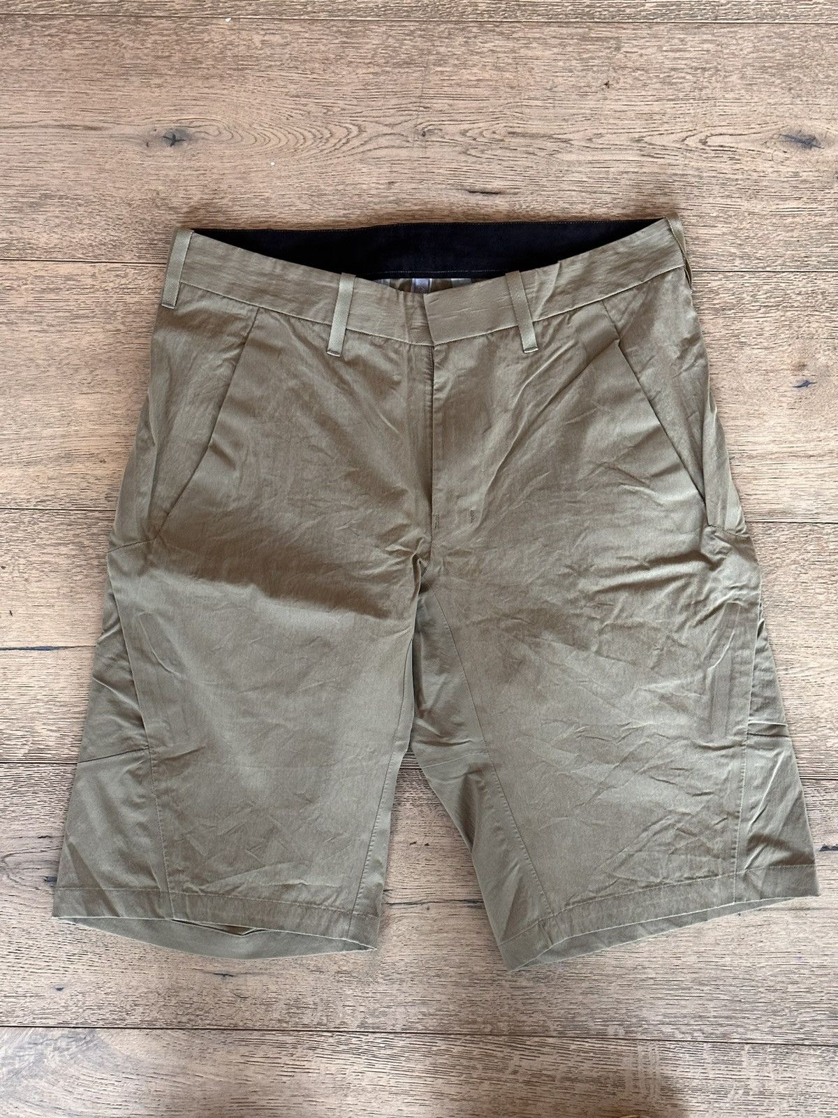 Veilance Arc'teryx Veilance Beige Shorts Size 30 Hidden Pockets Size US 30 / EU 46 - 1 Thumbnail