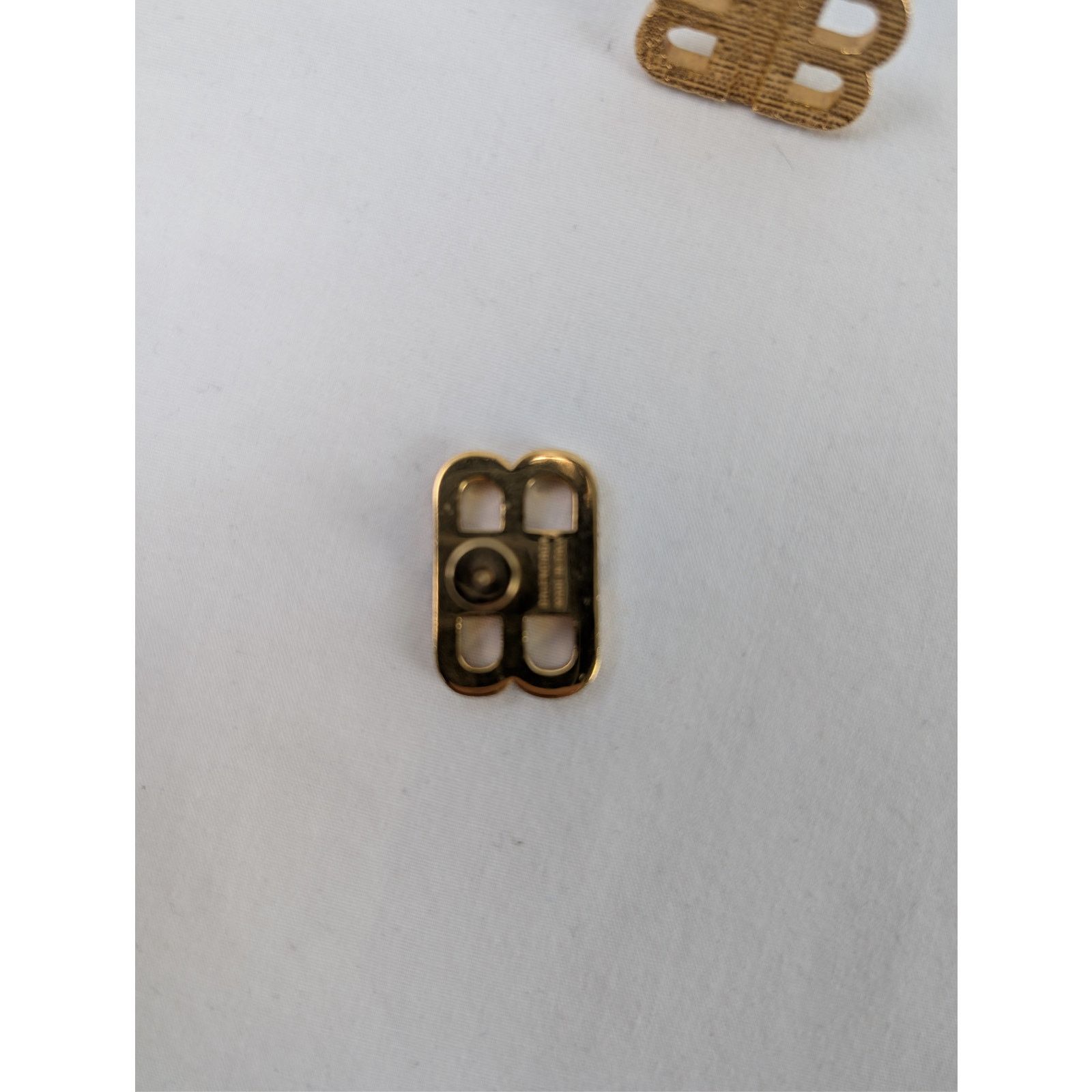 Balenciaga o1rshd1 Size: OS / BB Textured Earrings in Golden Size ONE SIZE - 7 Thumbnail
