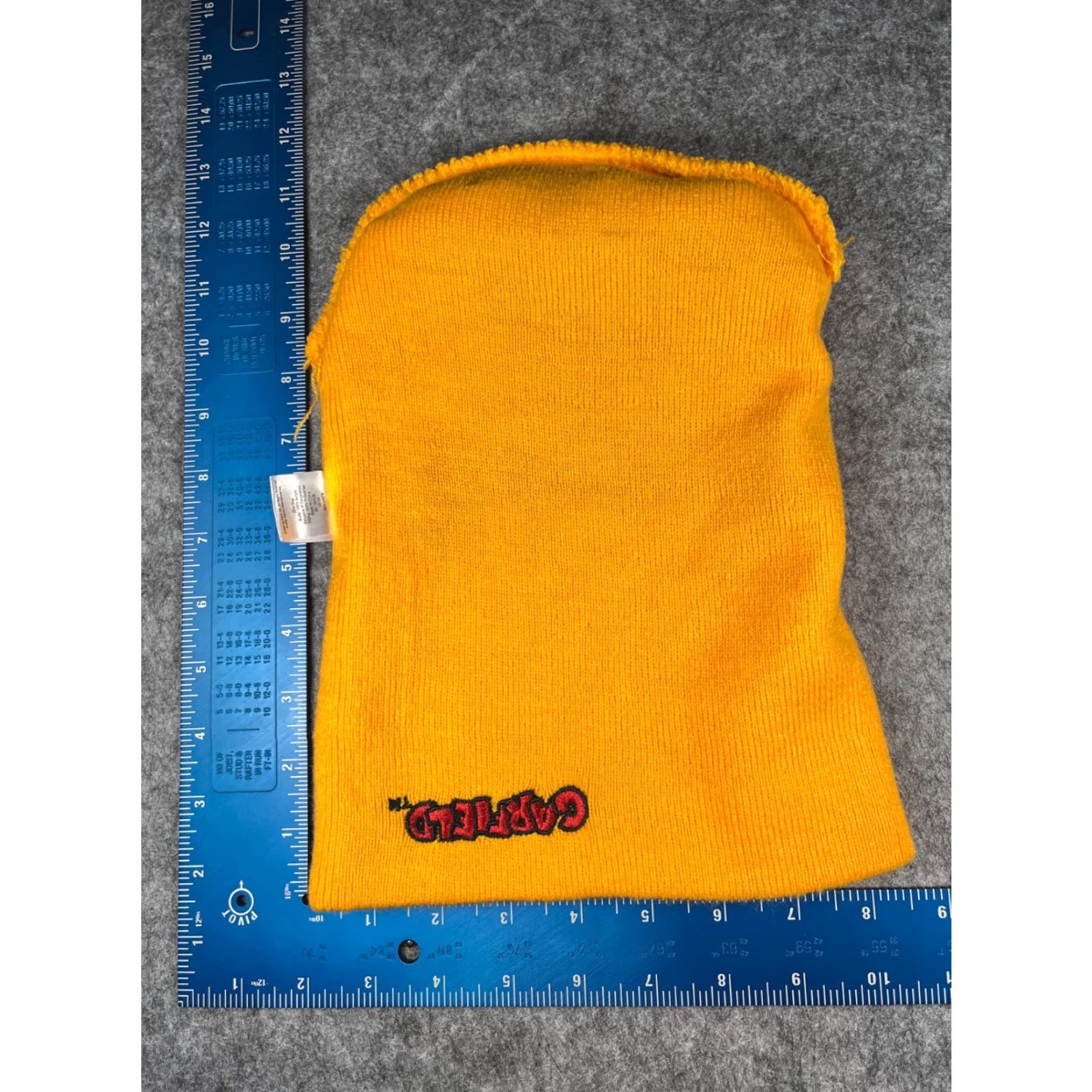 Nickelodeon Nickelodeon Garfield Beanie Adult Yellow Knit Acrylic Polyester Hat Womens Men Size US M / EU 48-50 / 2 - 6 Thumbnail