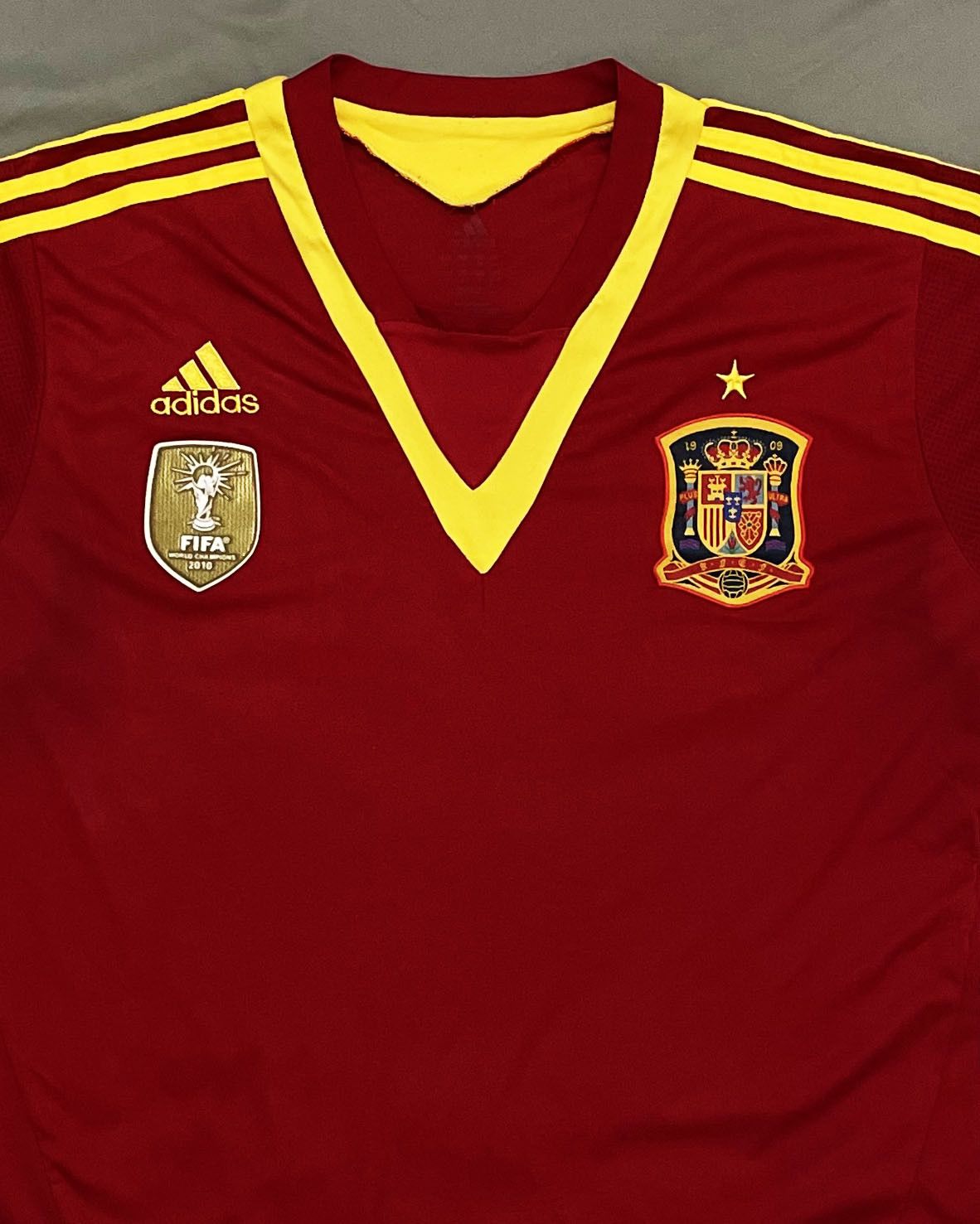 Adidas Spain Home Kit 2011 2012 2013 Size US L / EU 52-54 / 3 - 3 Thumbnail