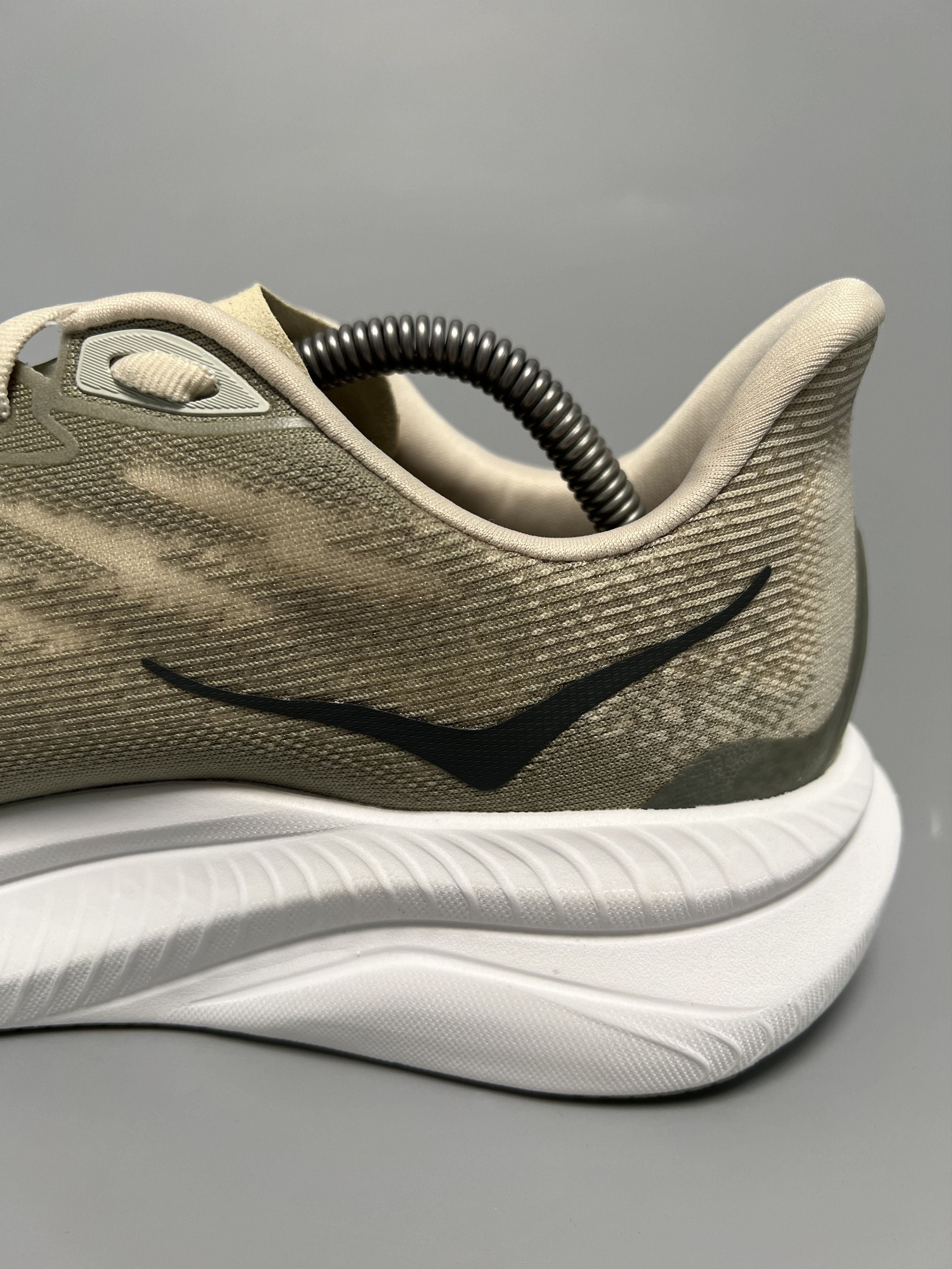 Hoka 9D Hoka One One Mach 6 Men's Running Shoes 1147790-OKB Size US 9 / EU 42 - 11 Thumbnail