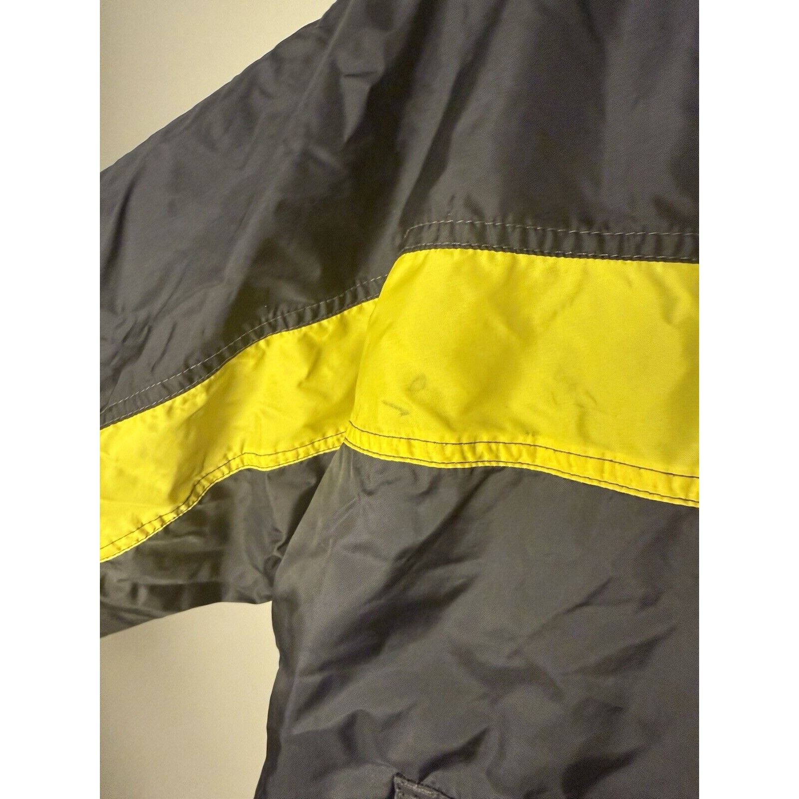Nike Vintage 90s Nike Windbreaker Jacket Medium Anorak White Tag Size US M / EU 48-50 / 2 - 5 Thumbnail