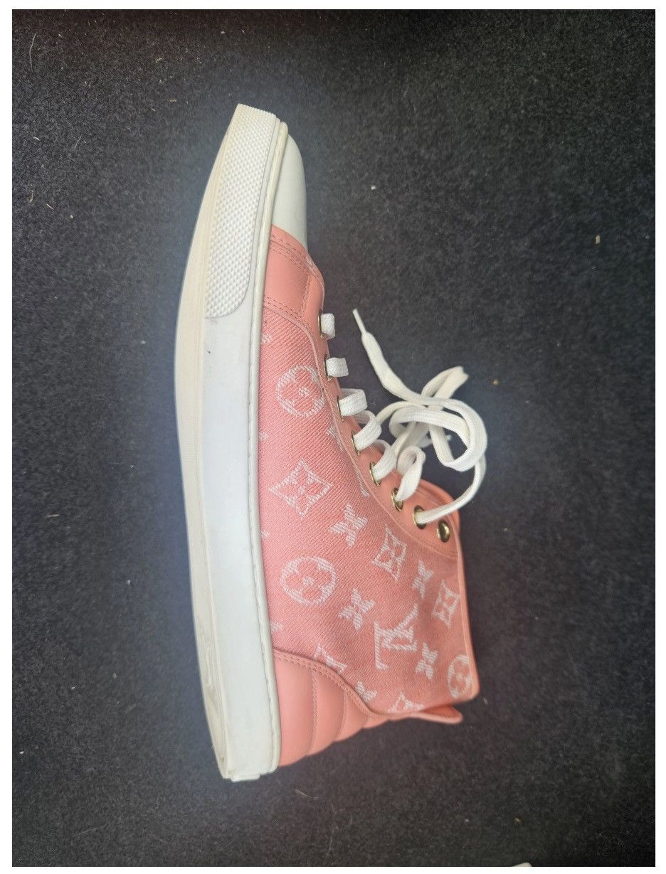 Louis Vuitton AUTHENTIC Louis Vuitton High Cut Monogram Denim Sneakers Size US 7 / IT 37 - 6 Thumbnail