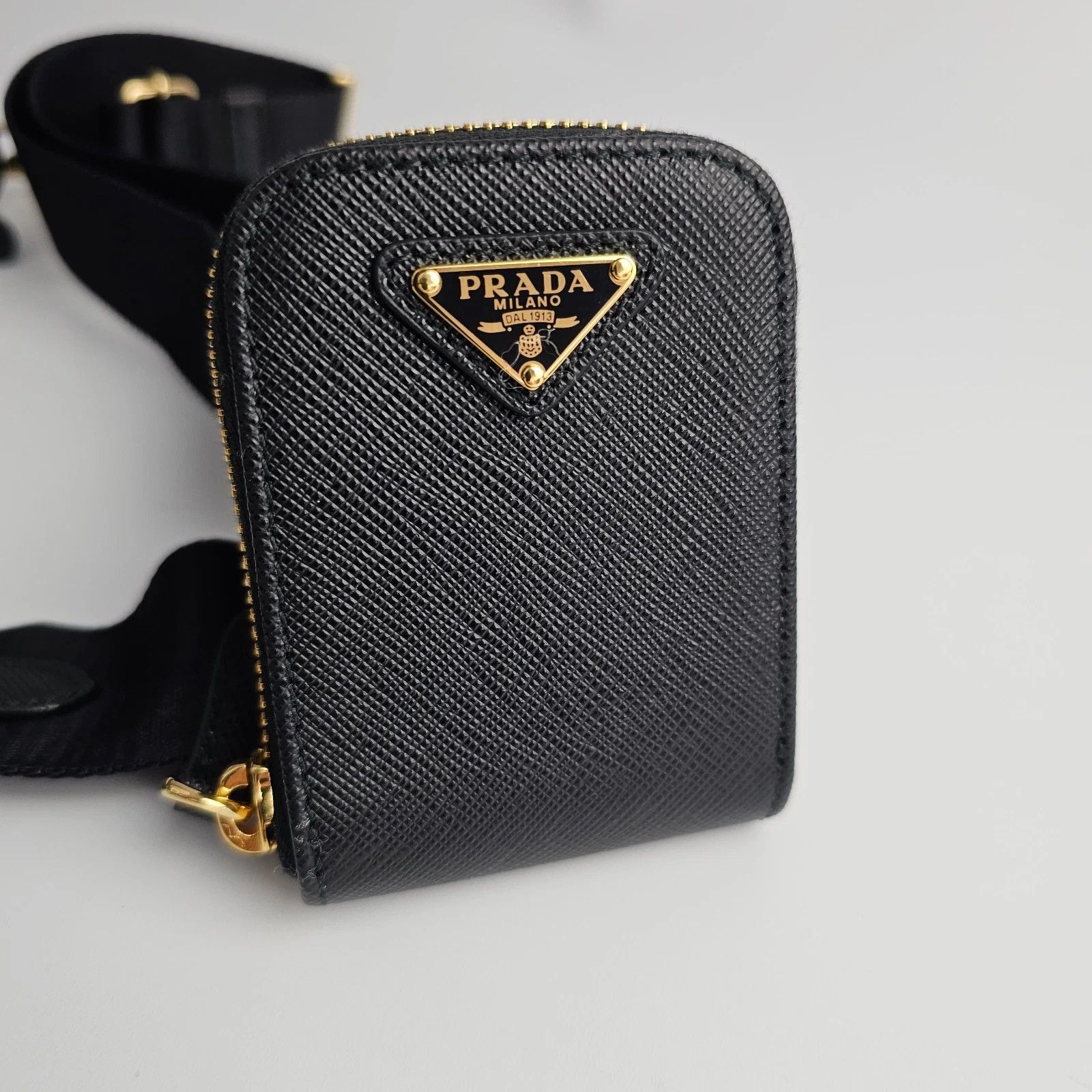 Prada PRADA Re-Edition 2005 Black Saffiano Shoulder Bag Size ONE SIZE - 2 Thumbnail