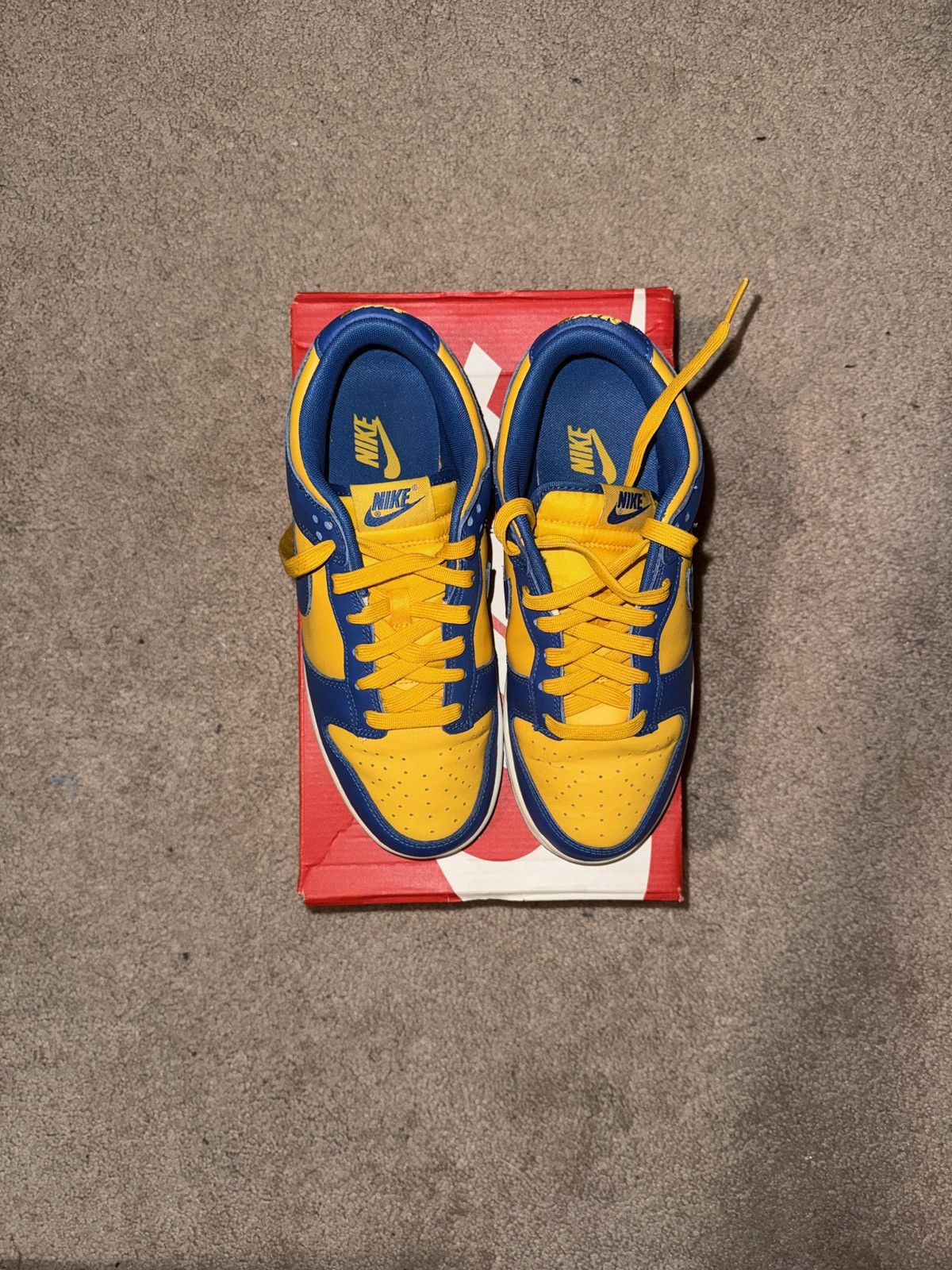 Nike UCLA Nike Dunk Low Size US 7 / EU 40 - 3 Thumbnail