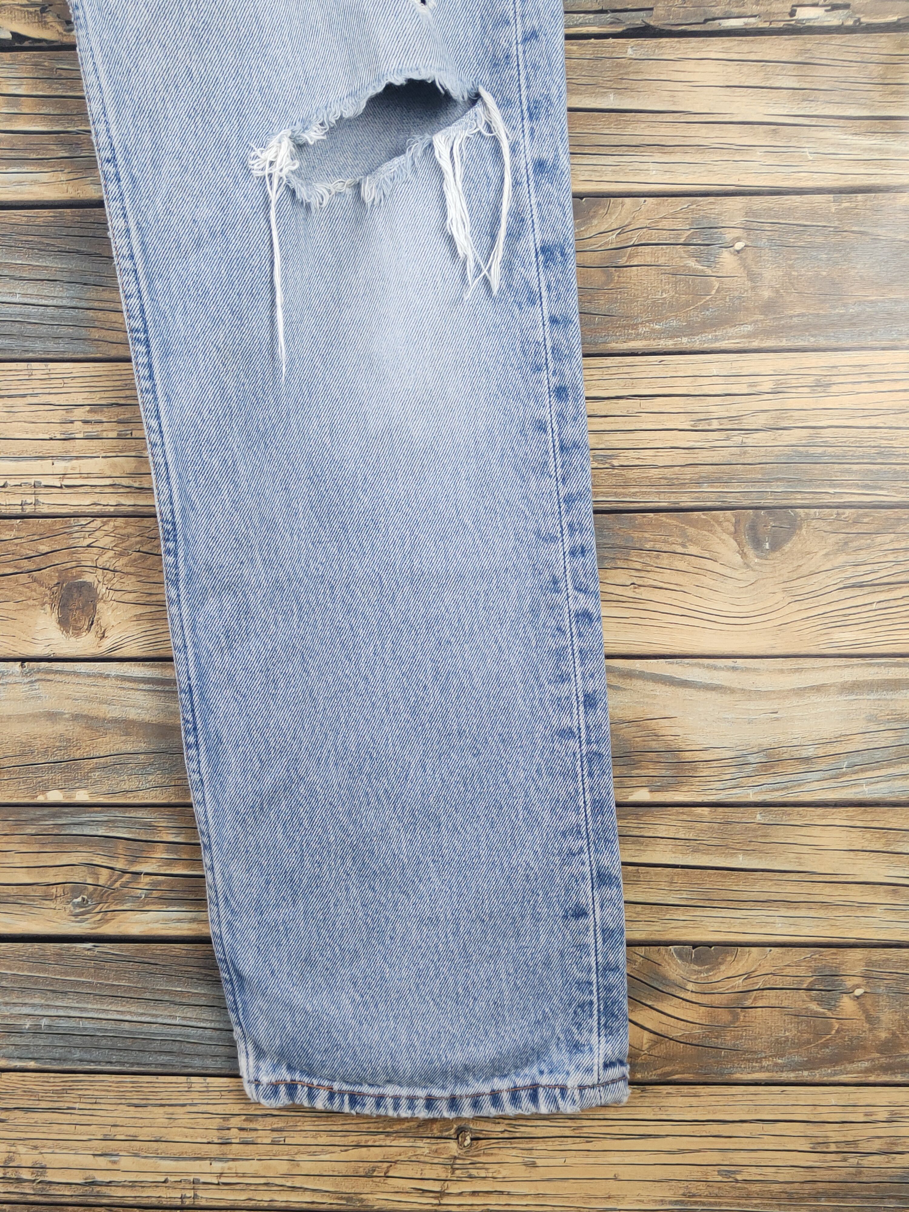 Levi's 501 Levi's Light Blue Distressed Ripped denim Jeans #W1724 Size US 33 - 6 Thumbnail