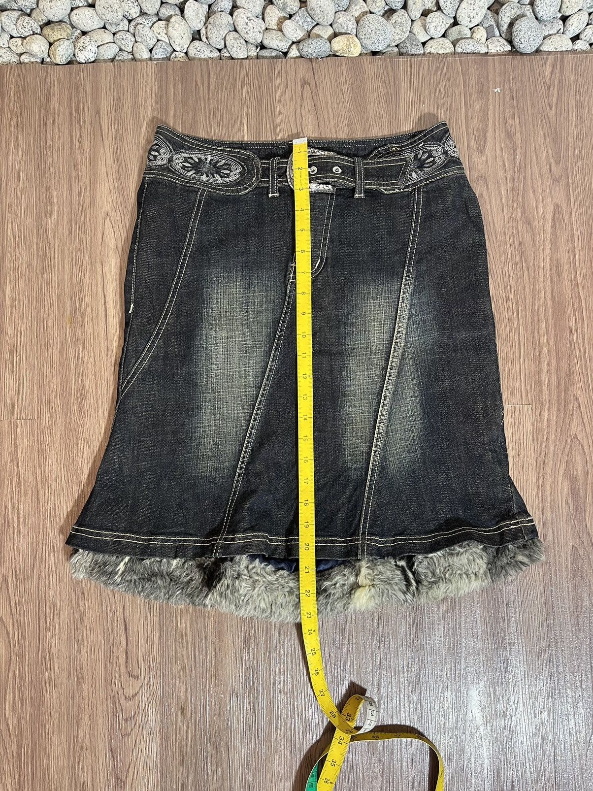 Japanese Brand Y2K Bangbang Blackwashed Fur Midi Skirt Size US 33 - 10 Thumbnail
