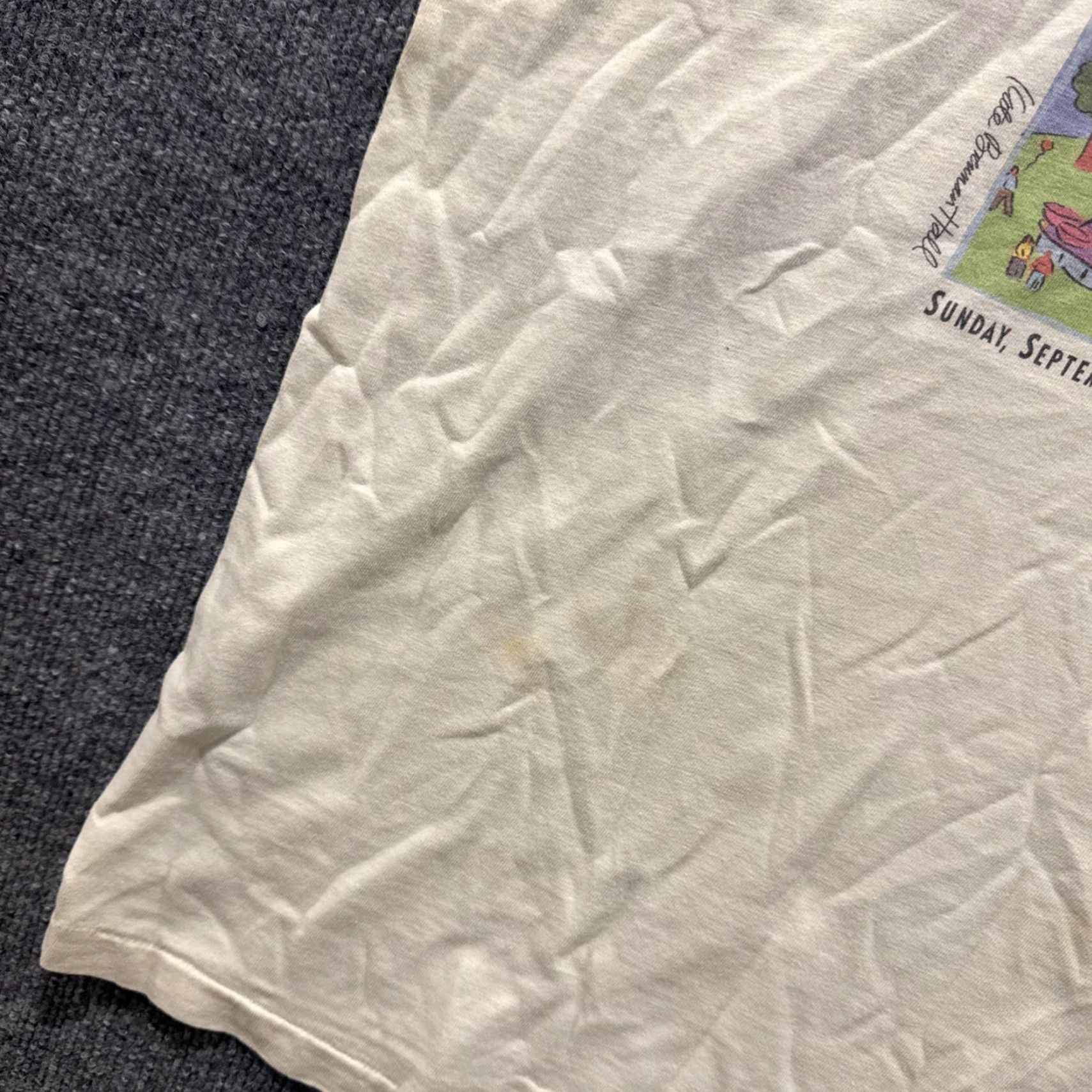 Hanes VINTAGE 90s Hanes T-Shirt Heart Short Sleeve Yellow 2XL Mens Size Regular HTF Size US XXL / EU 58 / 5 - 3 Thumbnail