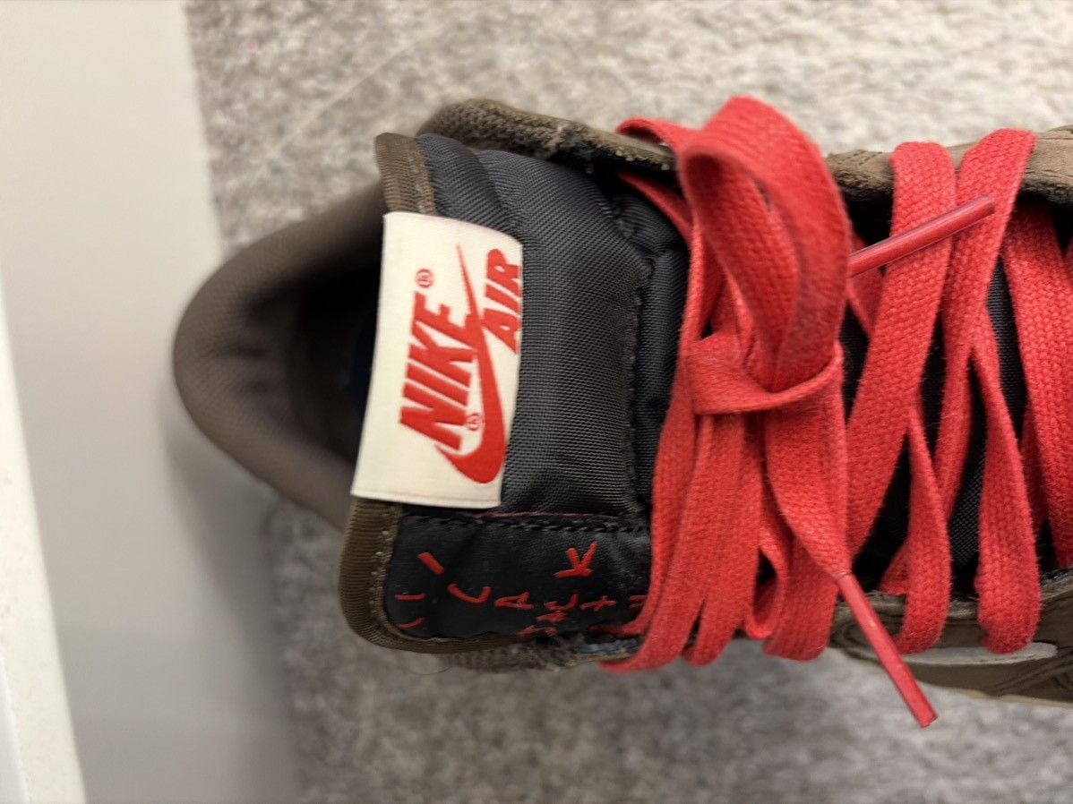 Nike TRAVIS SCOTT NIKE AIR JORDAN 1 LOW MOCHA Size US 10 / EU 43 - 13 Thumbnail