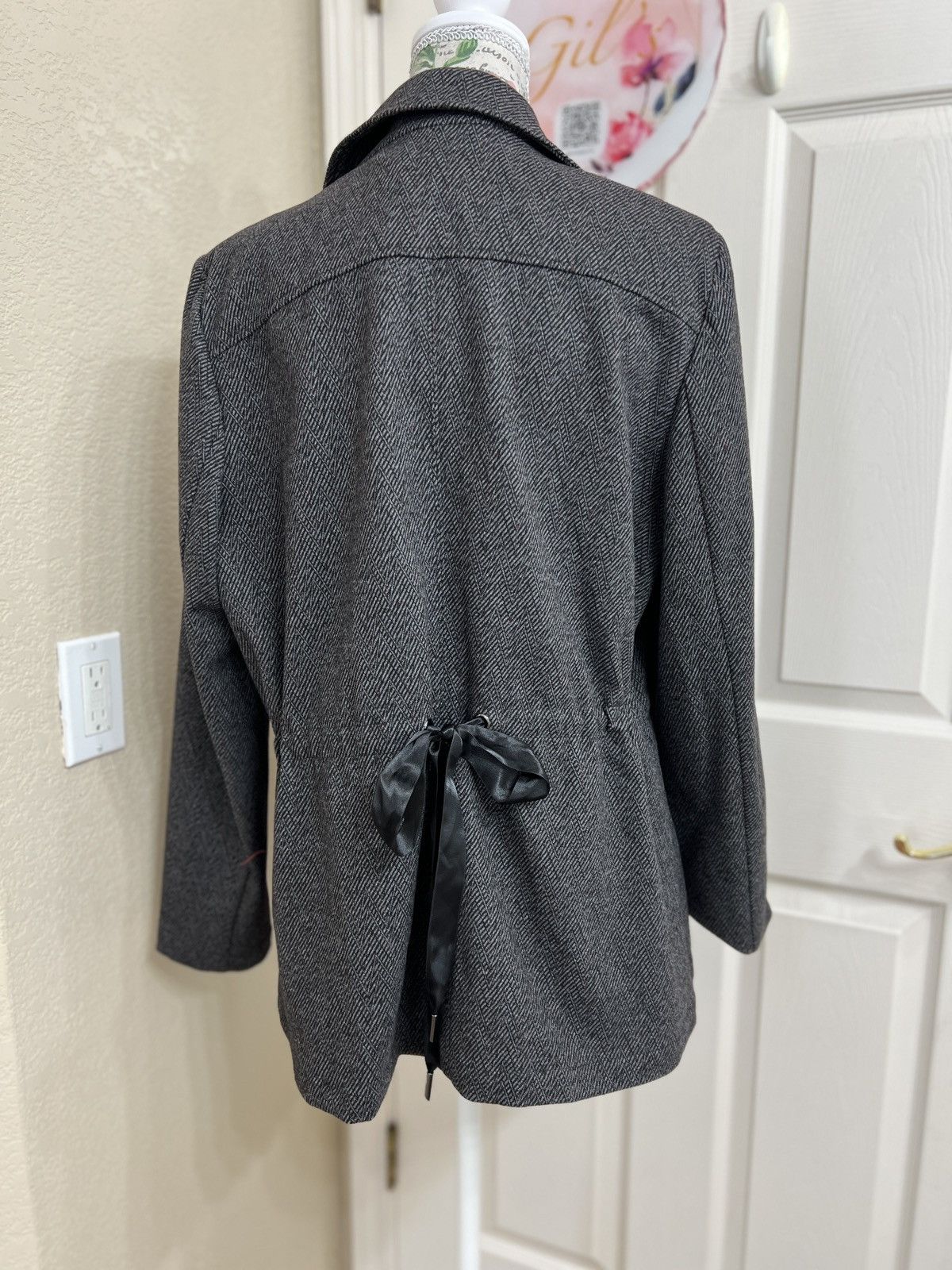 White House Black Market White House black market gray Blazer size XL Size XL / US 12-14 / IT 48-50 - 3 Thumbnail