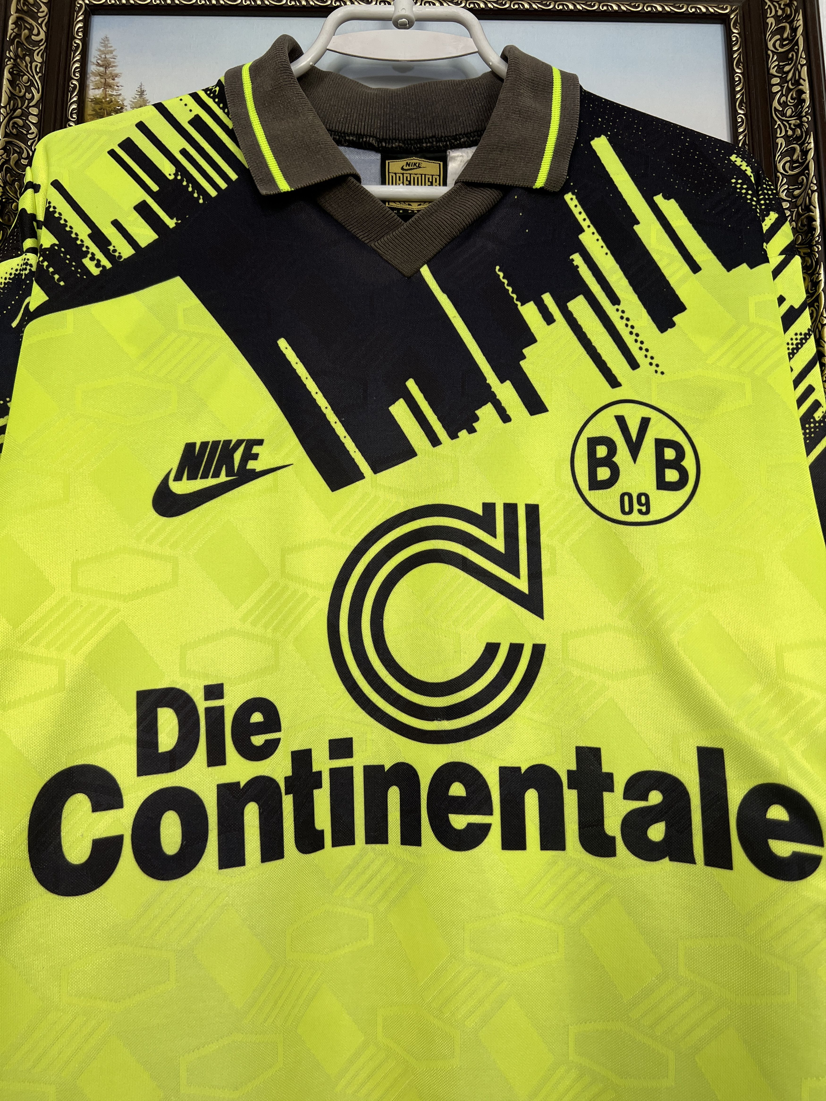 Nike Borussia Dortmund football shirt Nike Chapuisat Tee Shirt Size US M / EU 48-50 / 2 - 3 Thumbnail