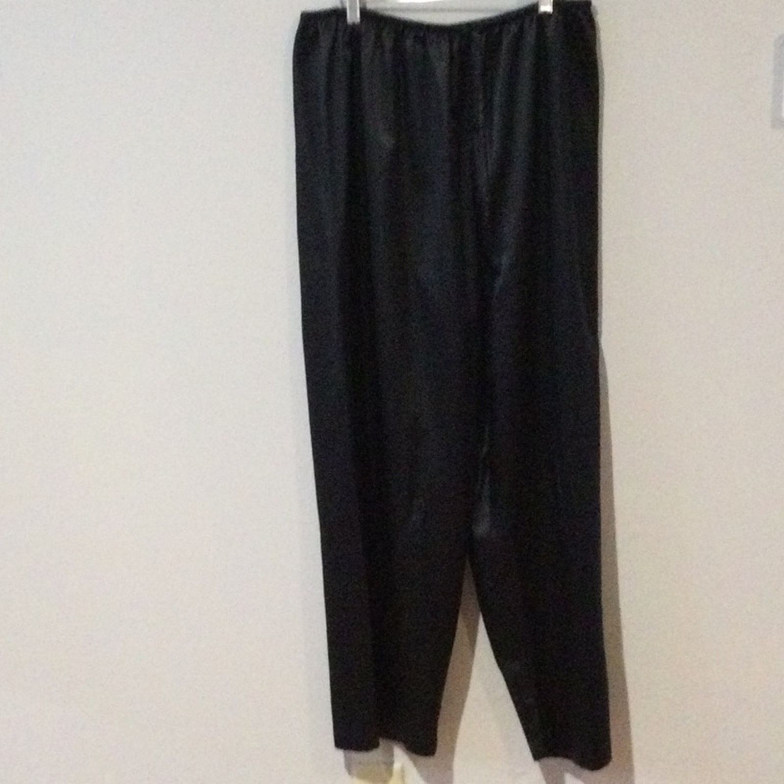 Victoria's Secret Victoria's Secret Black Button Top Bottom Pajama Set Size L Size 32" / US 10 / IT 46 - 8 Thumbnail