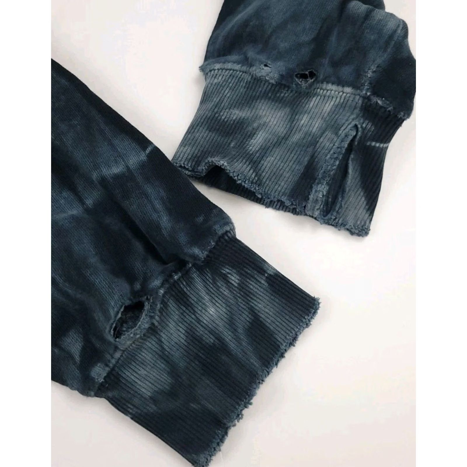 Thrasher VINTAGE Thrasher Hoodie Sweatshirt Tie Dye Pattern Blue Distressed Size US S / EU 44-46 / 1 - 5 Thumbnail