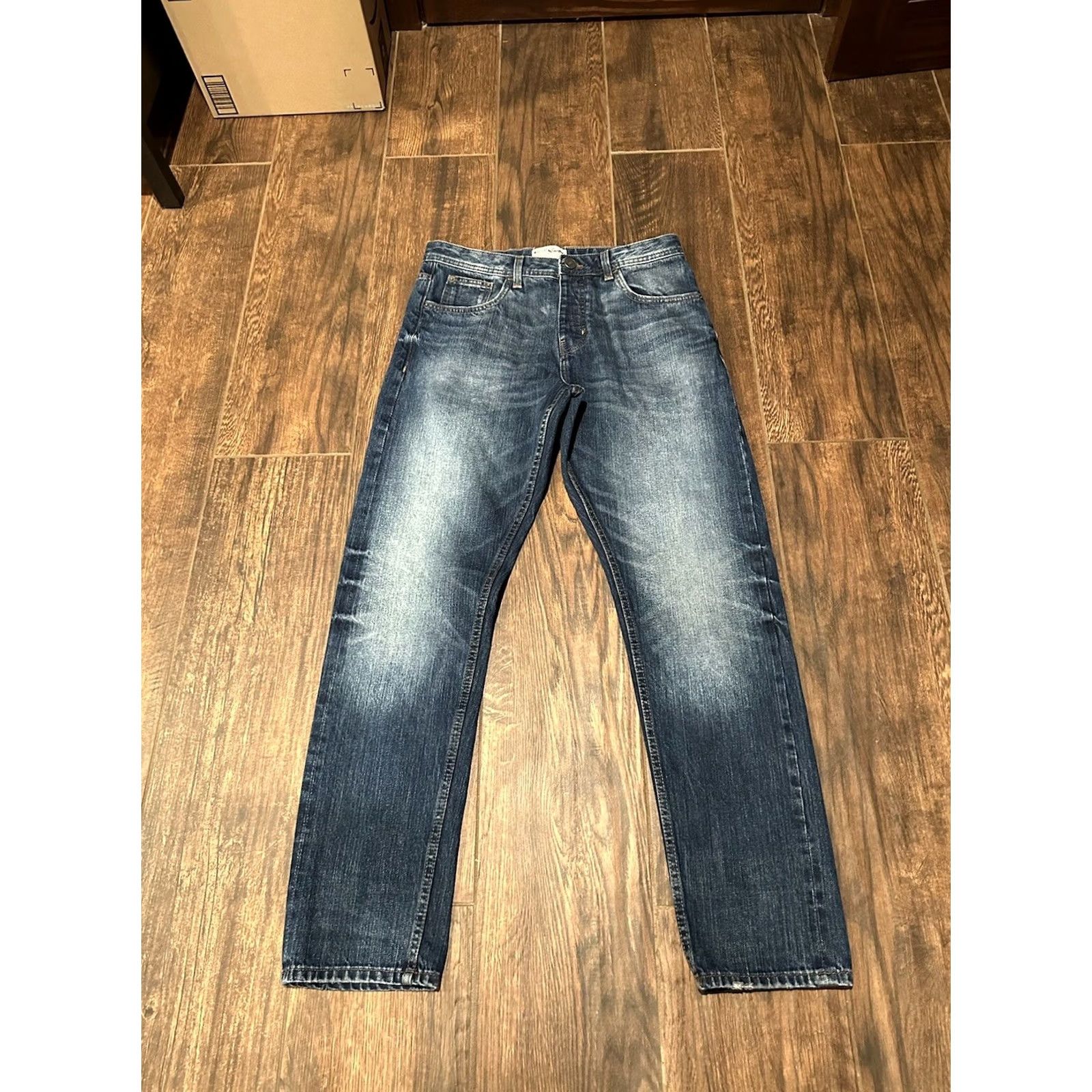 Denime NWT The Stronghold Jeans Mens 32x32 Denim Relaxed Tapered Button Fly Blue Cotton 32 Inseam Slim/Regular Fit Hip Hop USA Style VINTAGE No Glide? Size US 32 / EU 48 - 2 Thumbnail